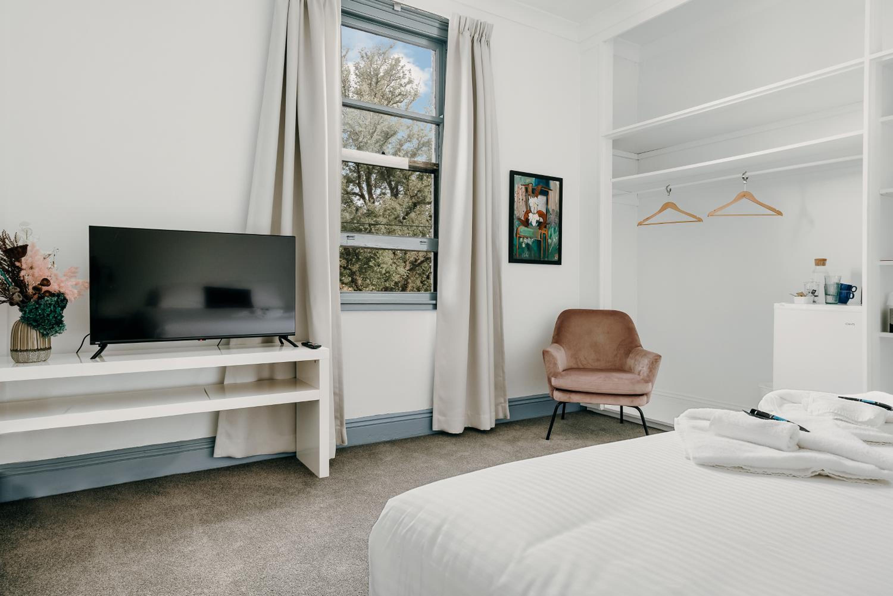 Double Room with Shared Bathroom photo 1