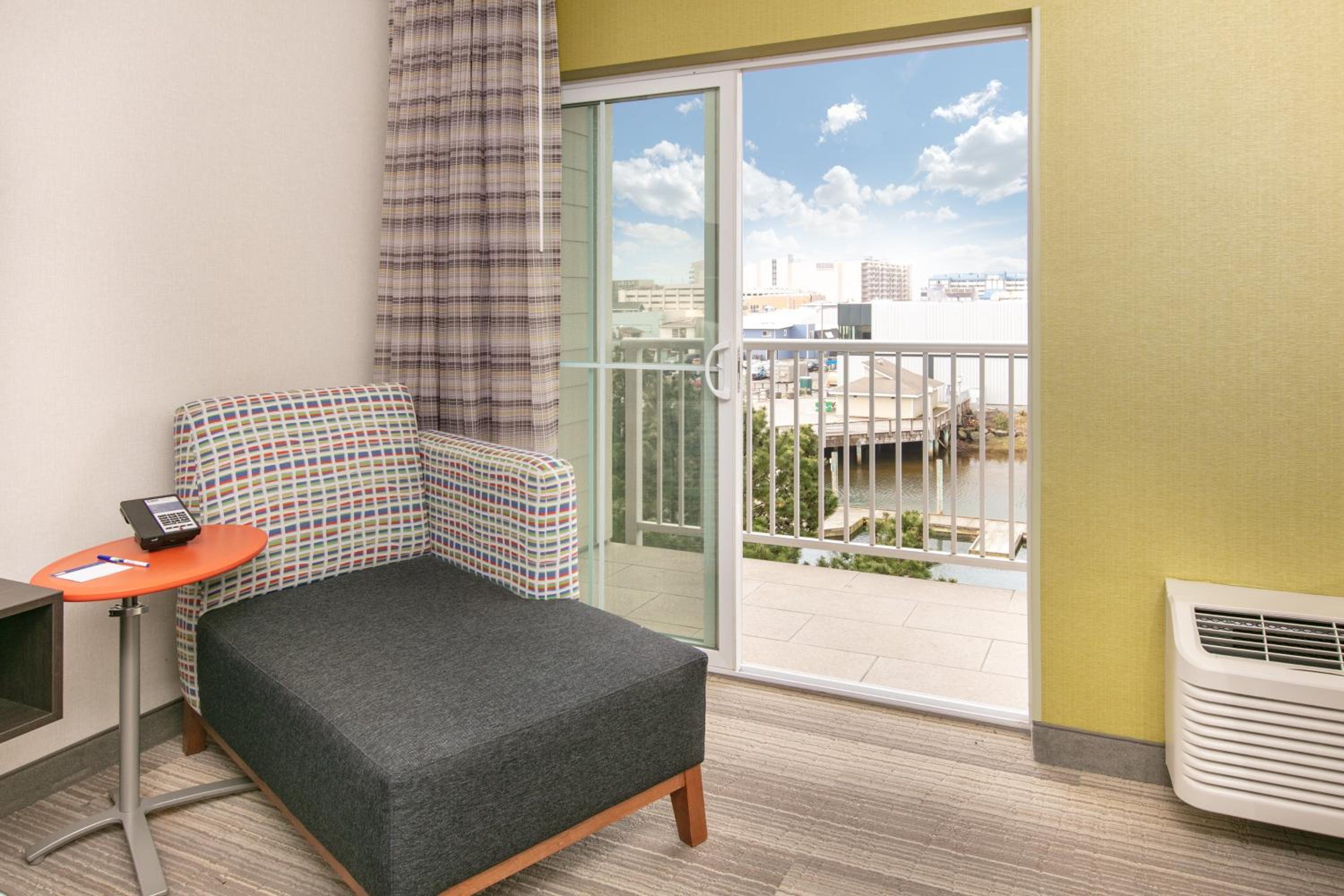 Two King Room - River View with Balcony - Photo 1