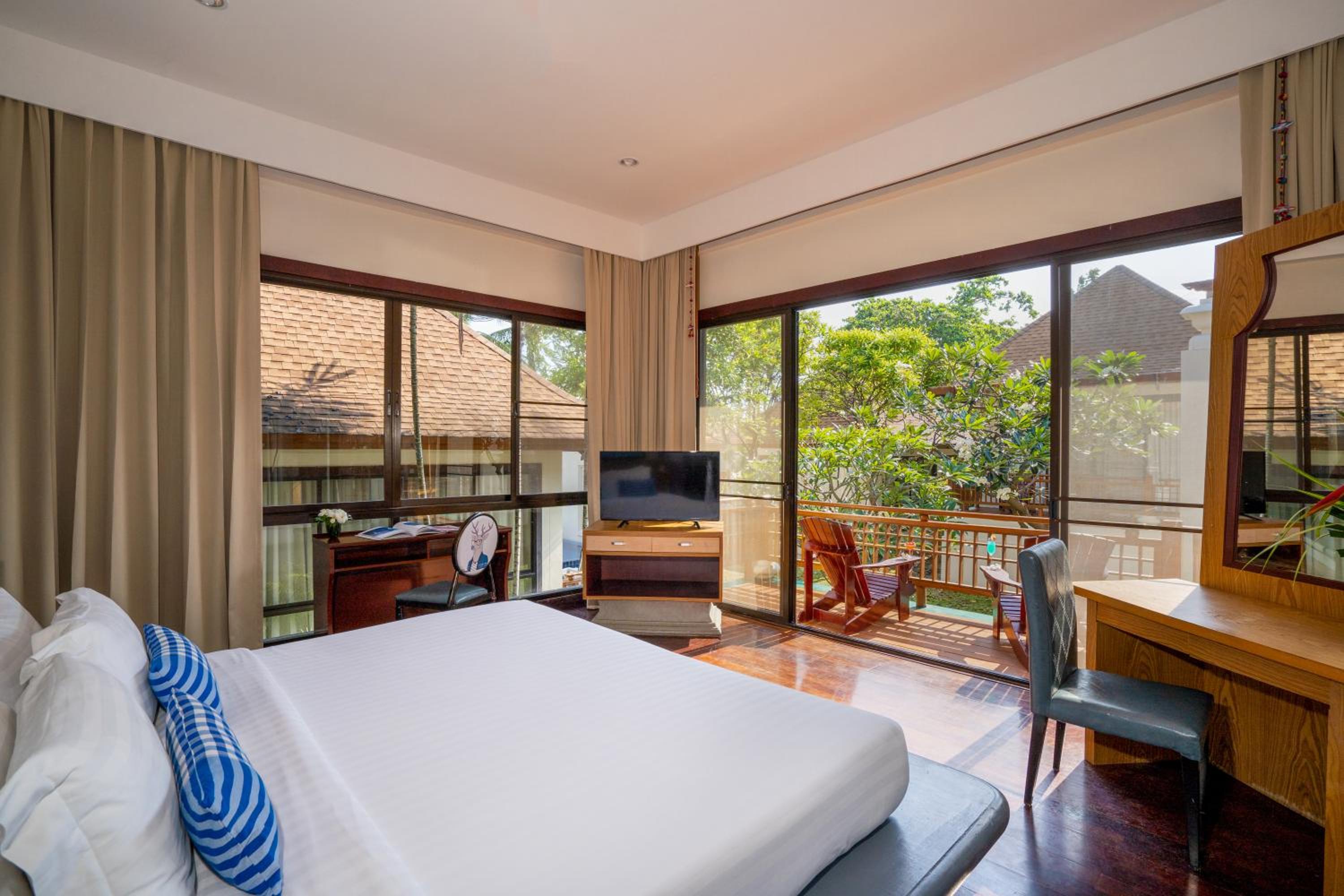 Two-Bedroom Villa with Private Pool - Photo 5