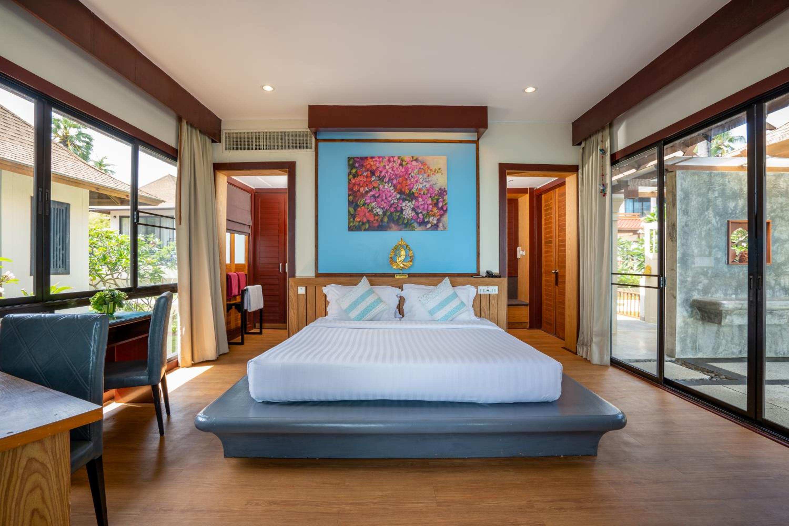 Oceanfront Villa with Private Pool - Photo 1