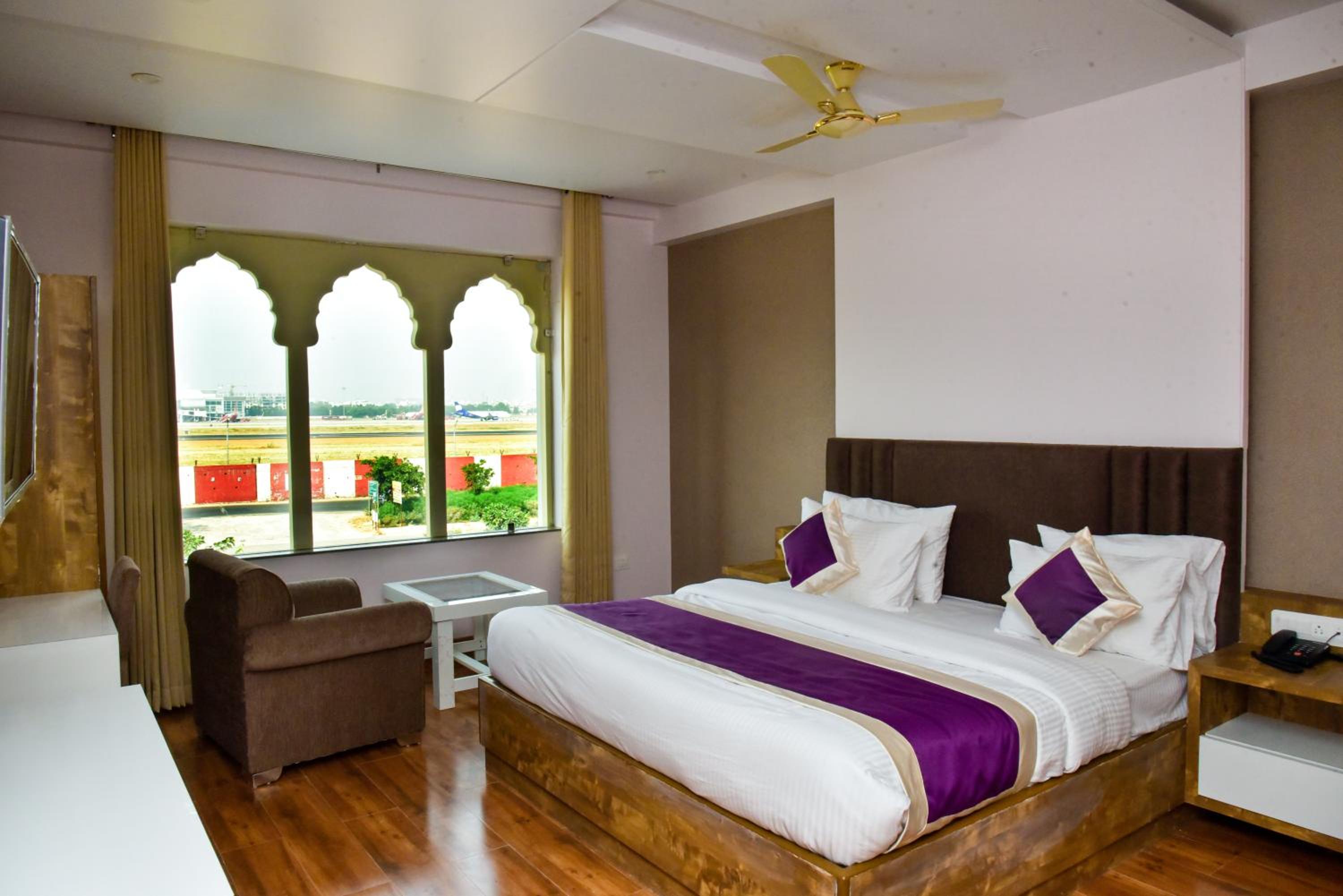 Superior King Room - Photo 1
