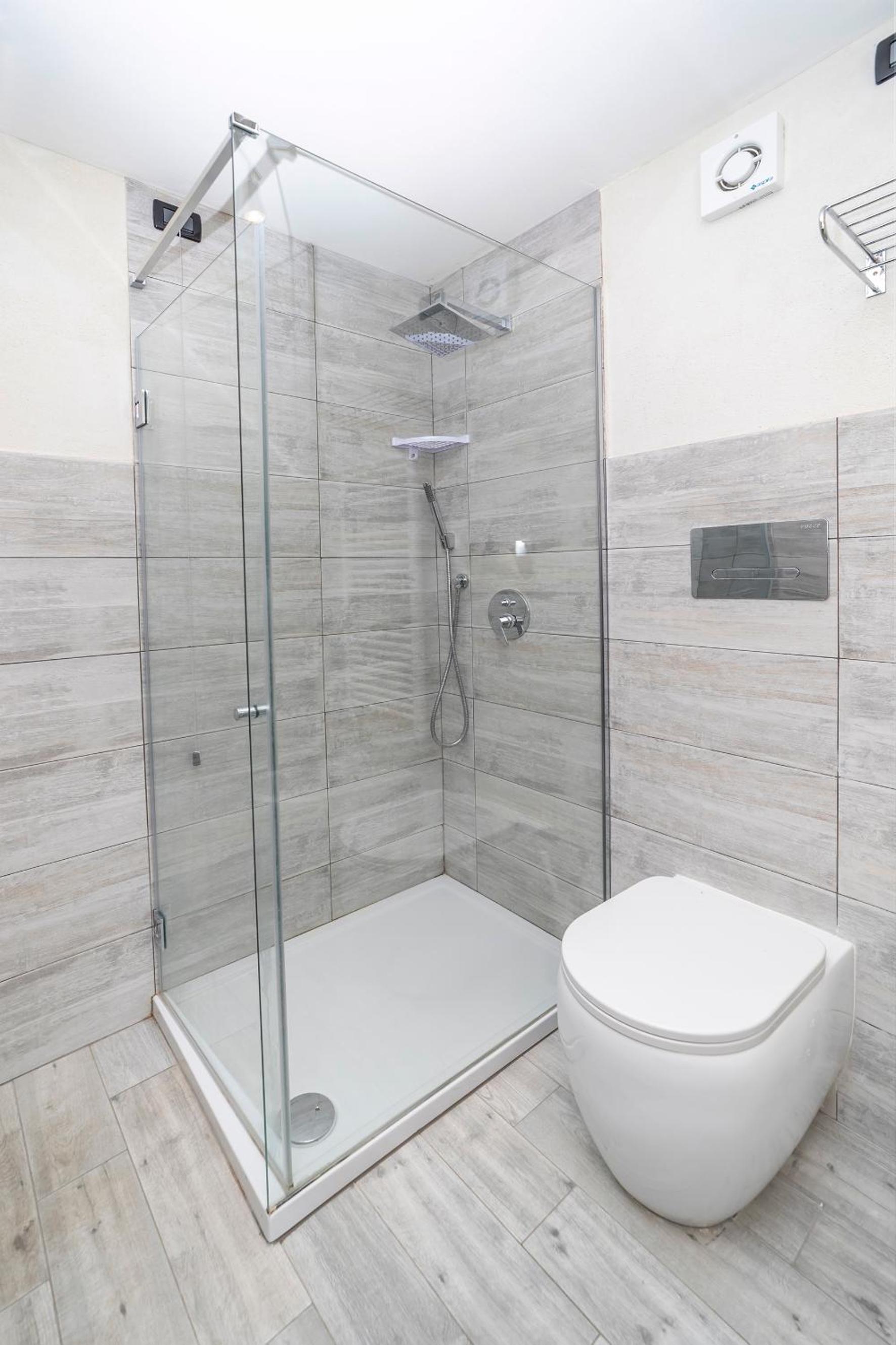 Deluxe Double or Twin Room with Balcony - Photo 4