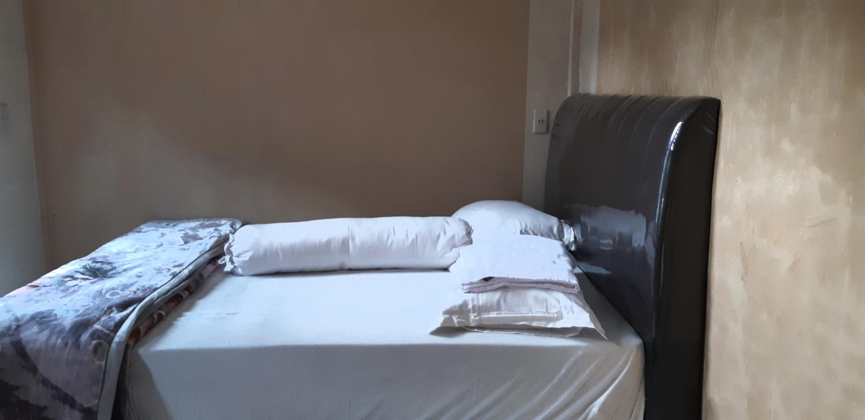 Standard Double Room - Photo 6