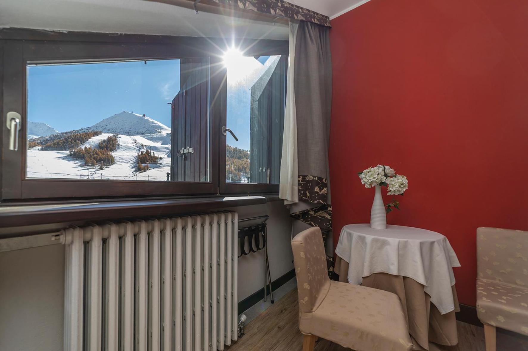 Deluxe Double or Twin Room with Balcony - Photo 3