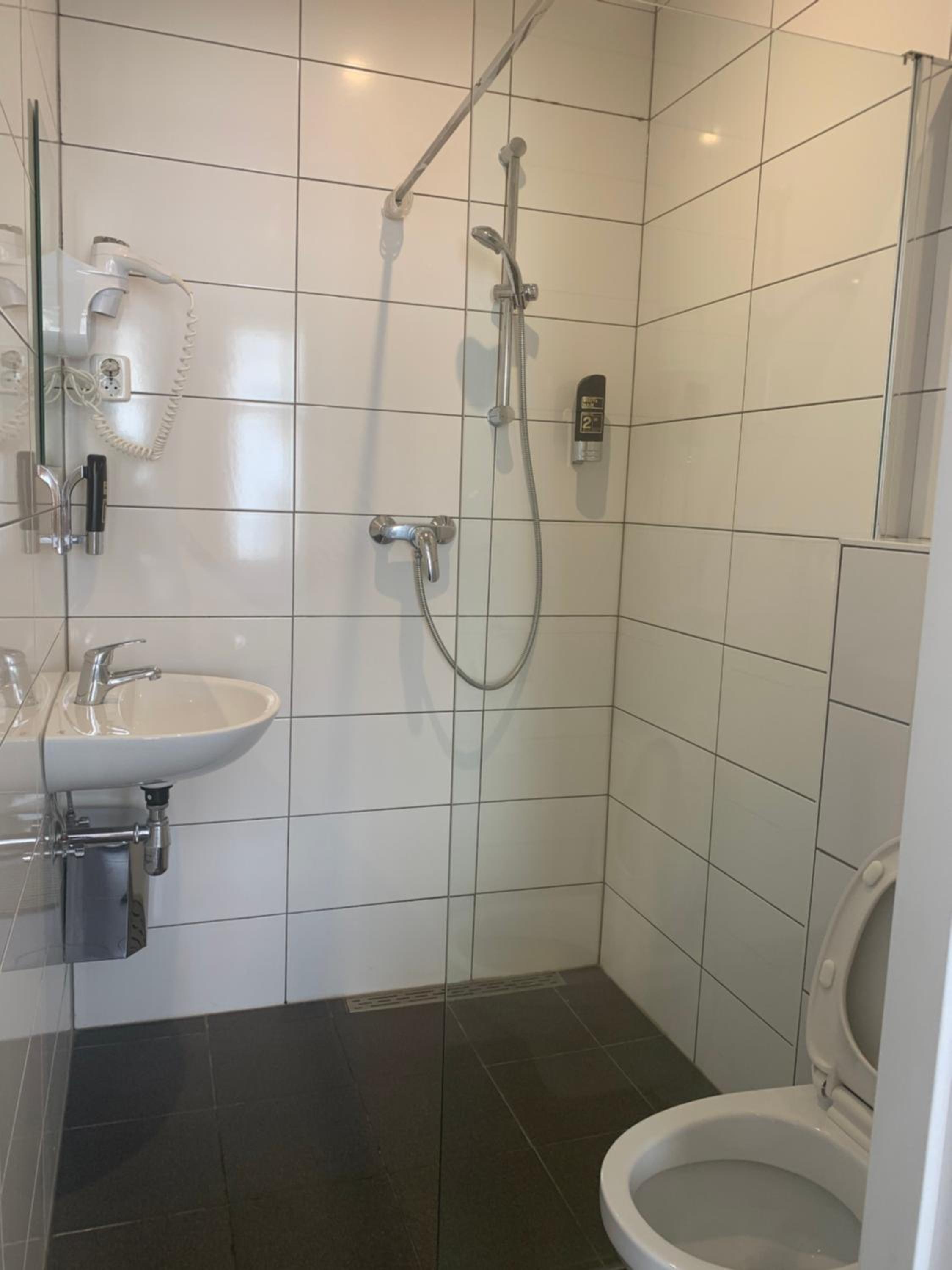 Standard Quadruple Room with Private Bathroom  photo 2