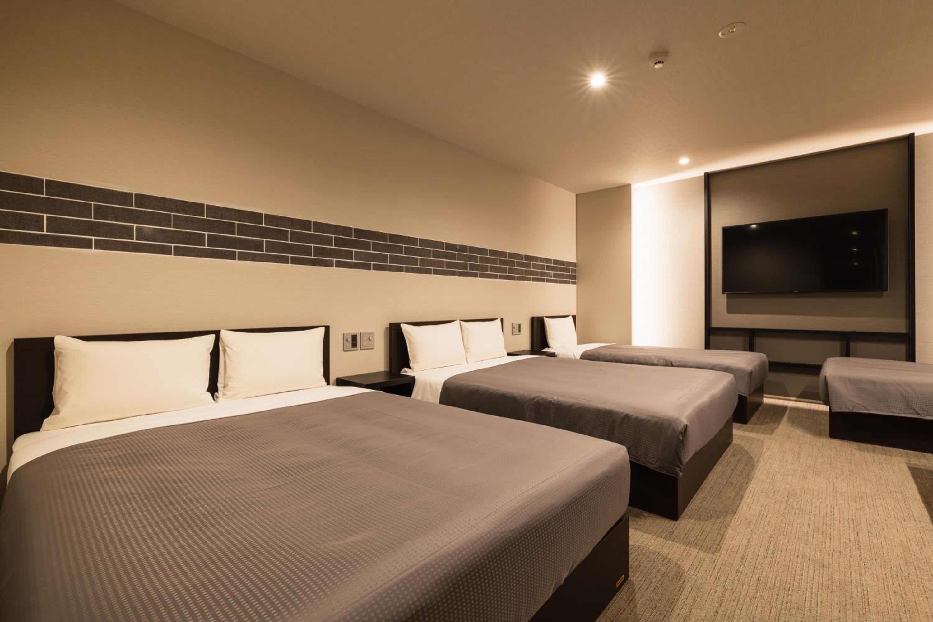 Executive Suite - Photo 1