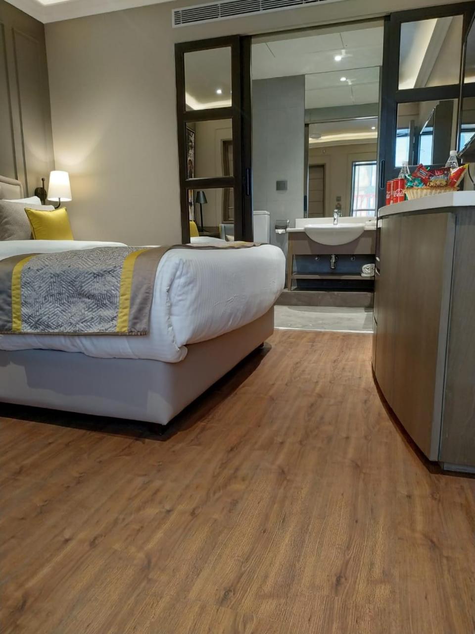 Elite Room - Photo 1
