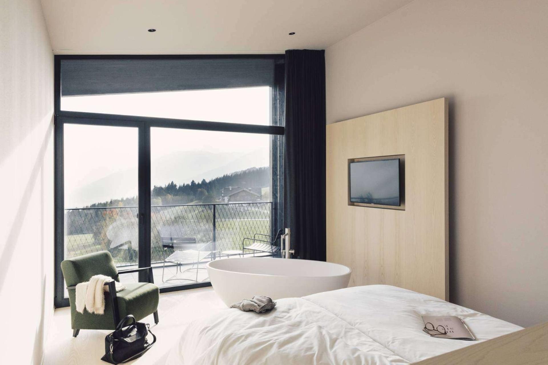 Suite with Mountain View photo 2