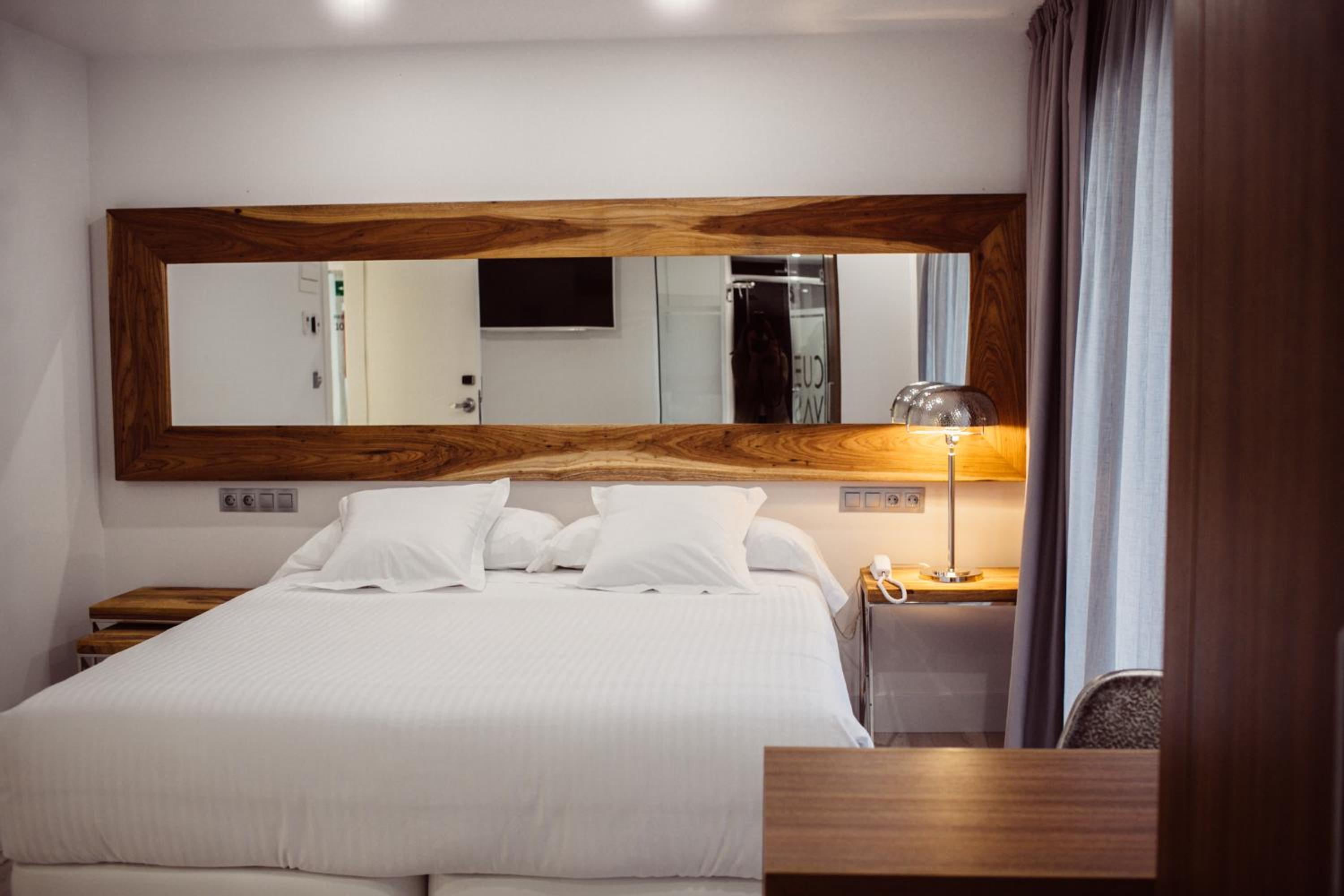 Standard Double Room - Photo 2