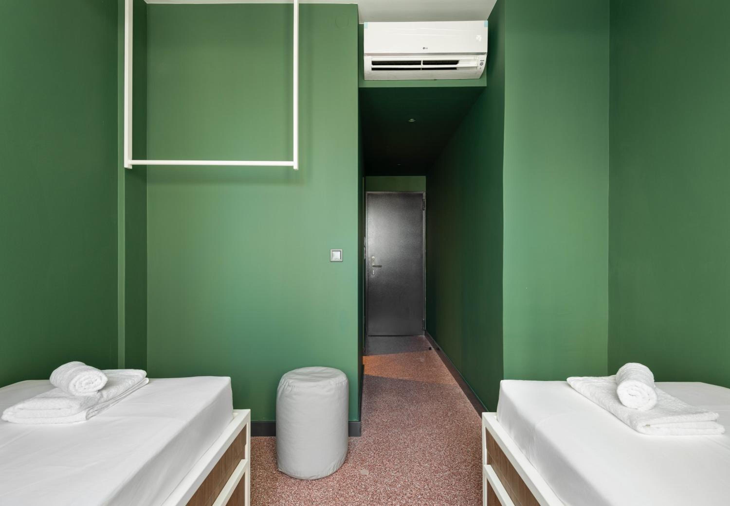 Twin Room - Photo 5