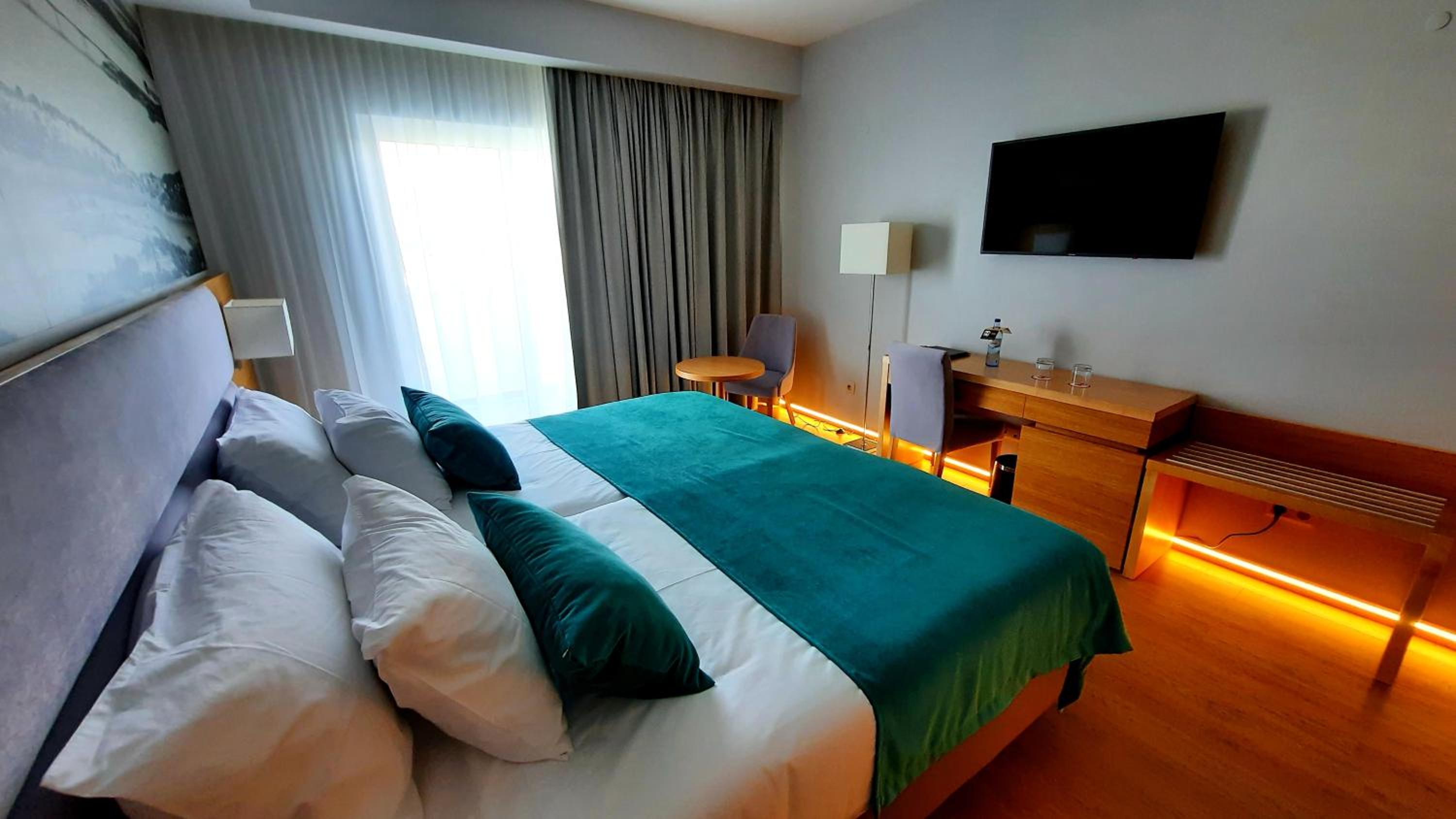 Superior Twin Room - Photo 11