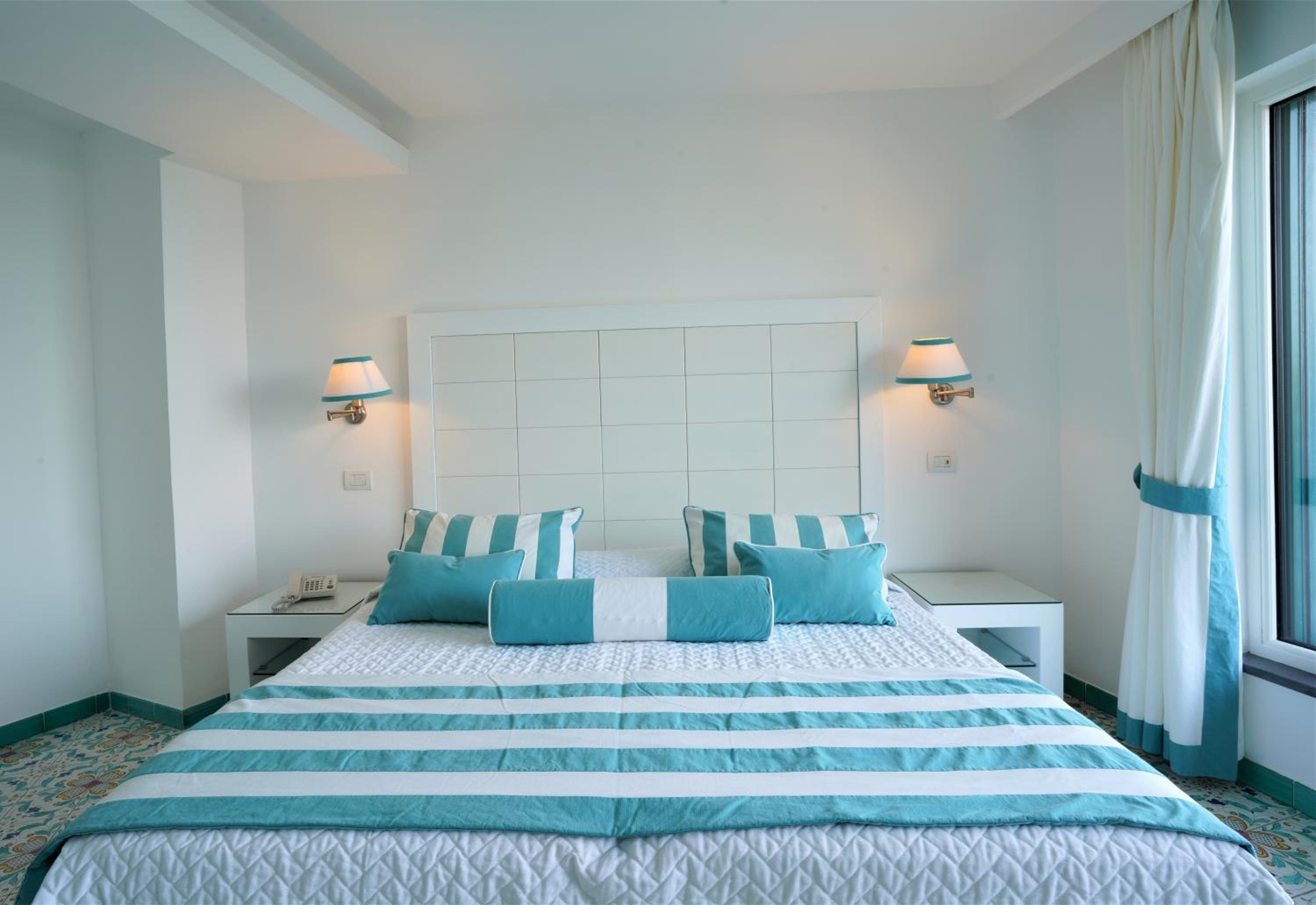 Superior Double Room with Terrace and Outdoor Jacuzzi photo 2