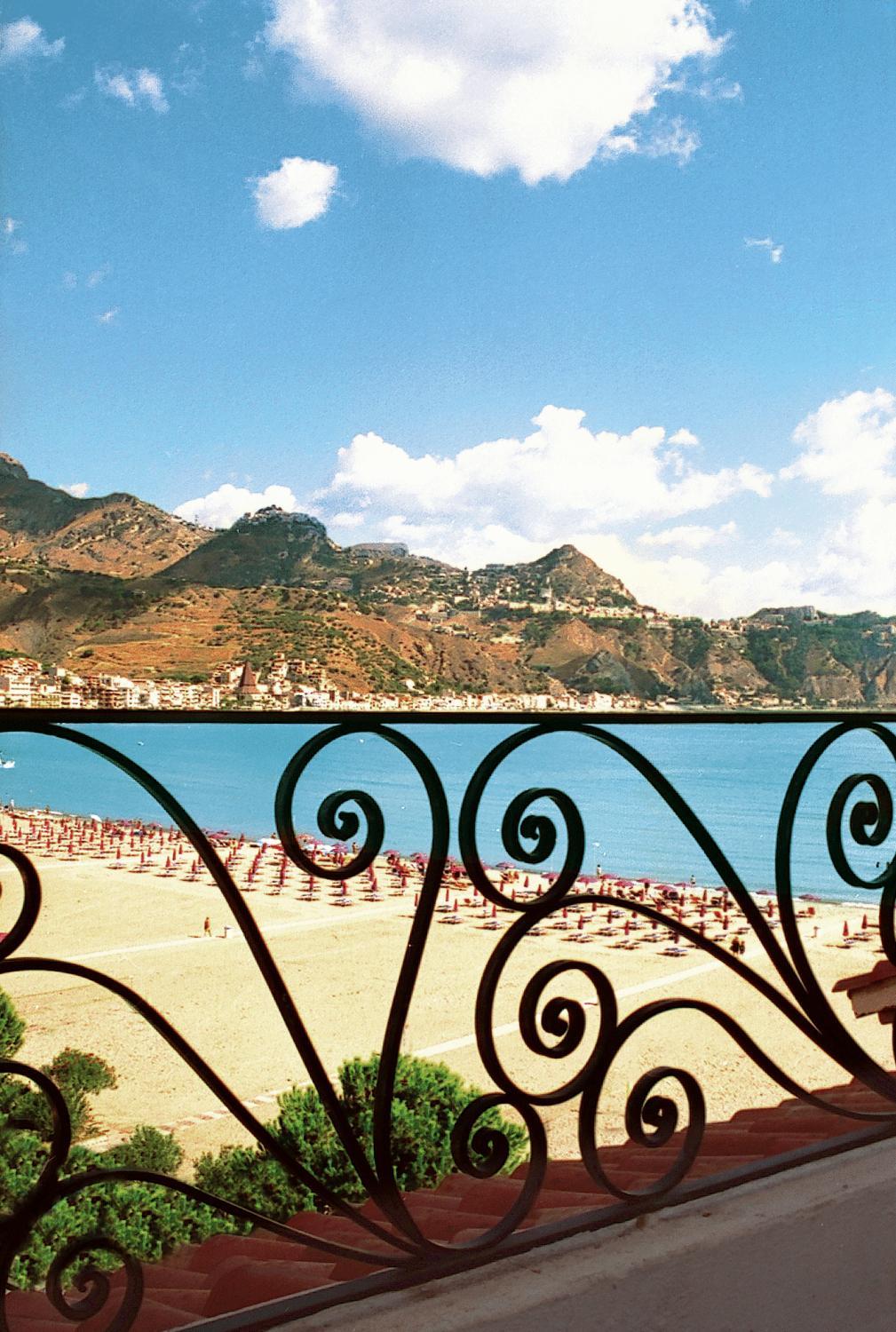 Double or Twin Room with Sea View - Photo 2