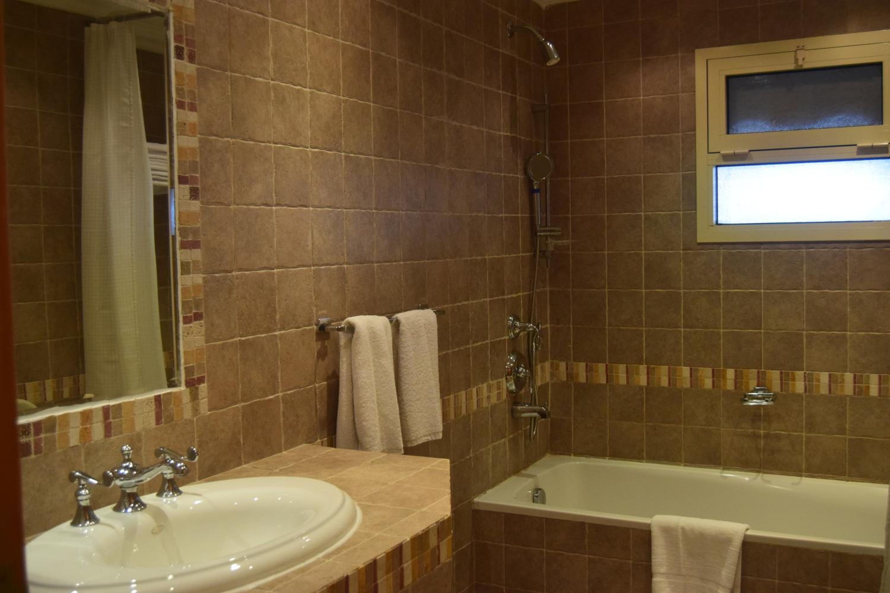 Three-Bedroom Villa - Photo 7