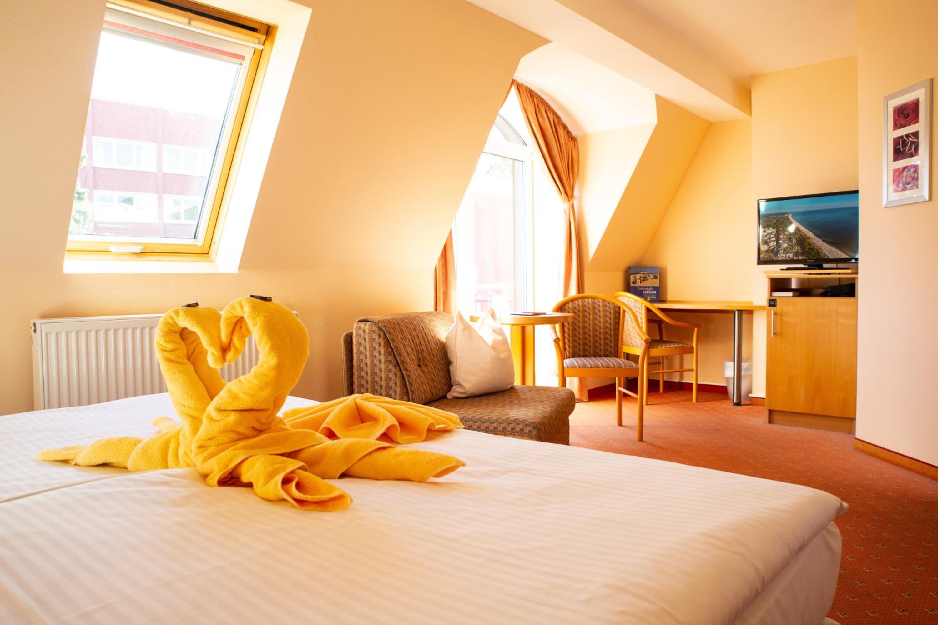 Double Room with Balcony and Sea View