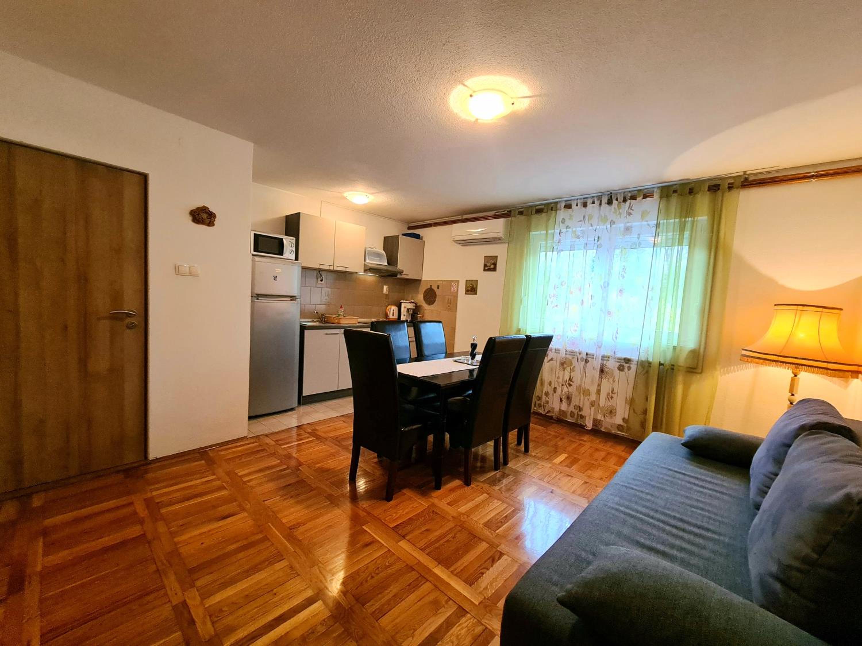 One-Bedroom Apartment - Ground Floor - Photo 13