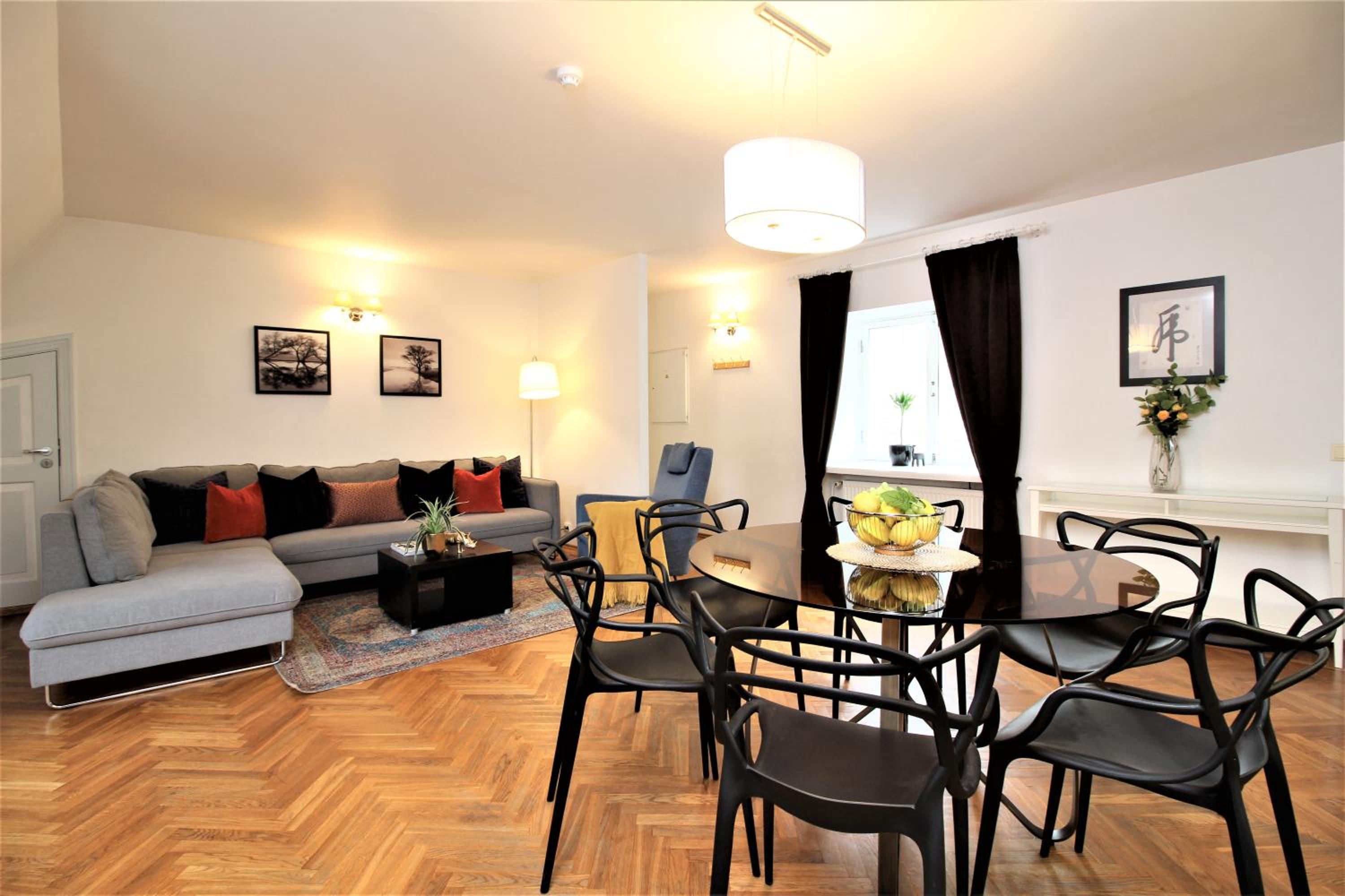 Deluxe Two-Bedroom Apartment - Kohtu 10