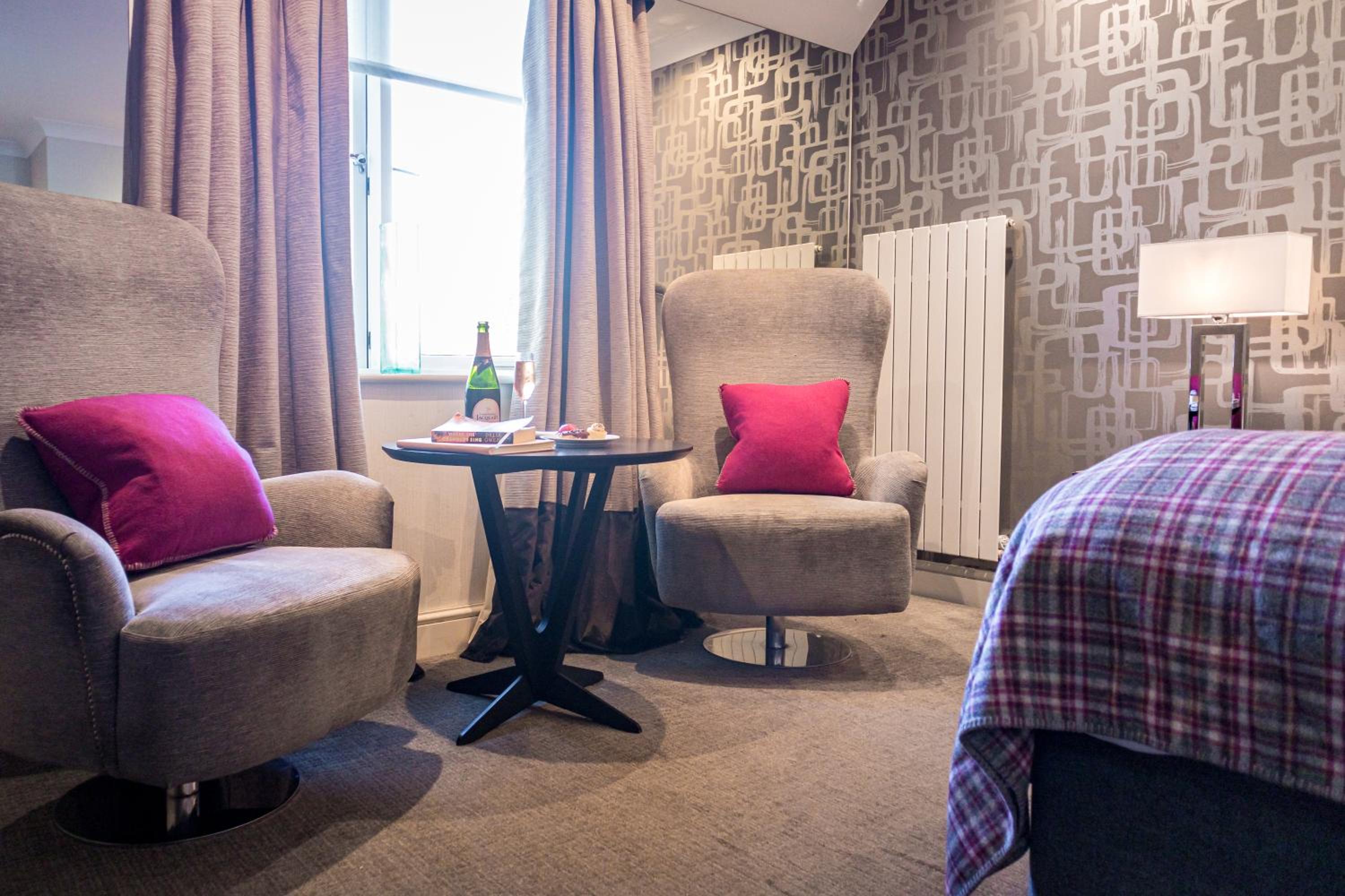 Luxury Super King  Room - Photo 10
