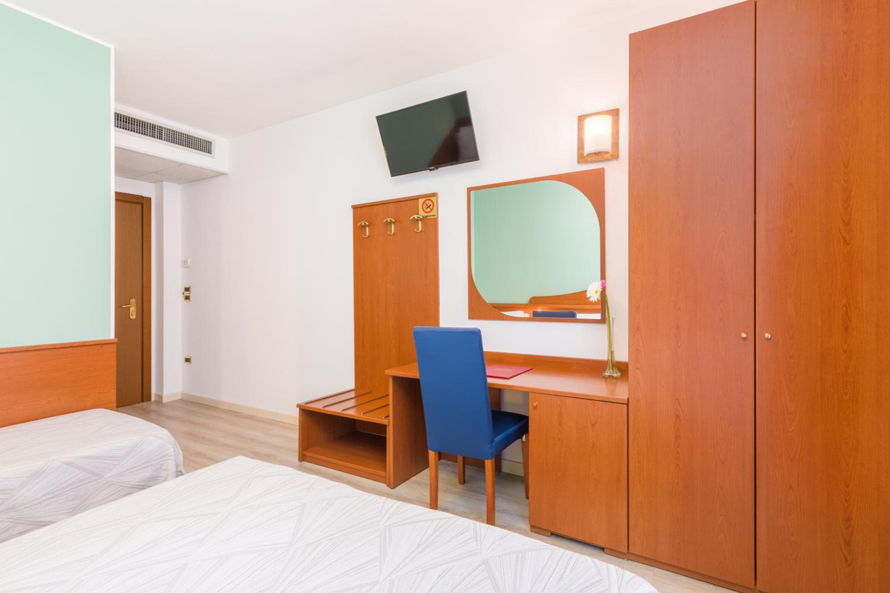 Triple Room - Photo 5