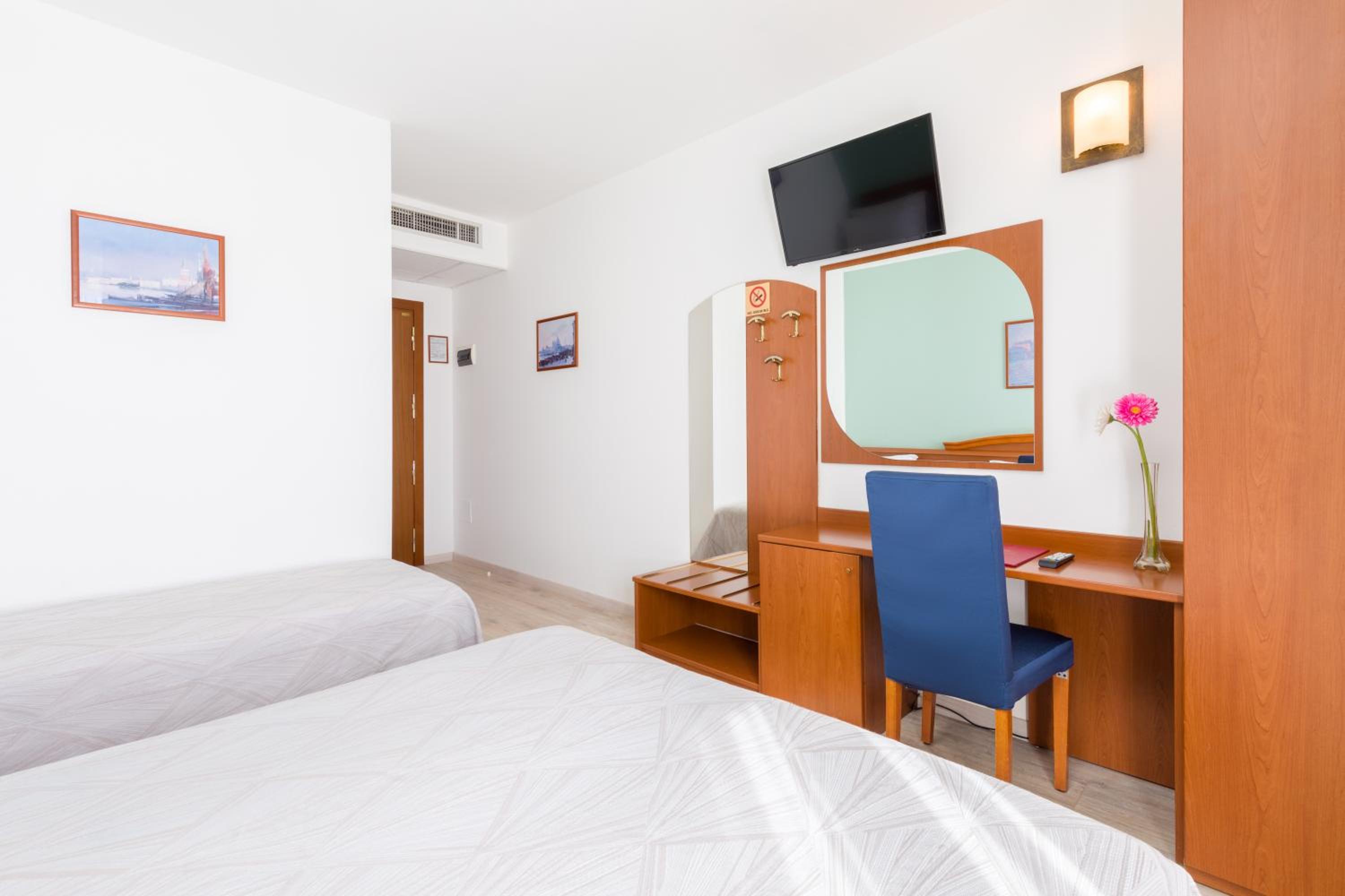 Triple Room - Photo 3