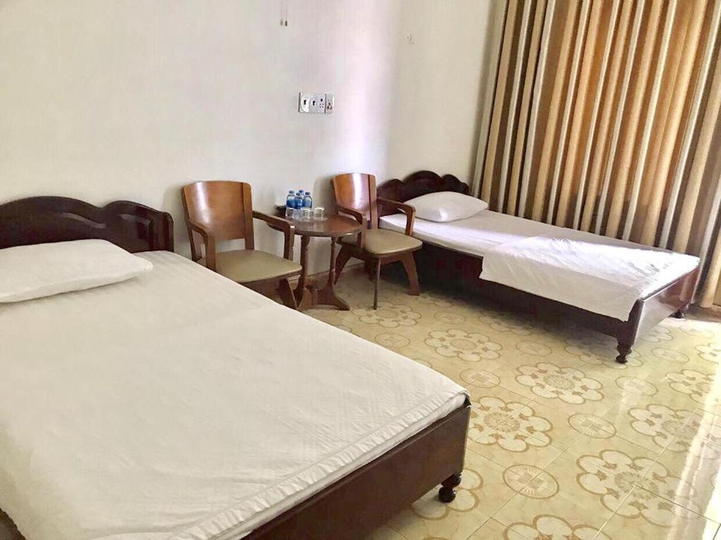 Deluxe Room (2 Adults + 1 Child)