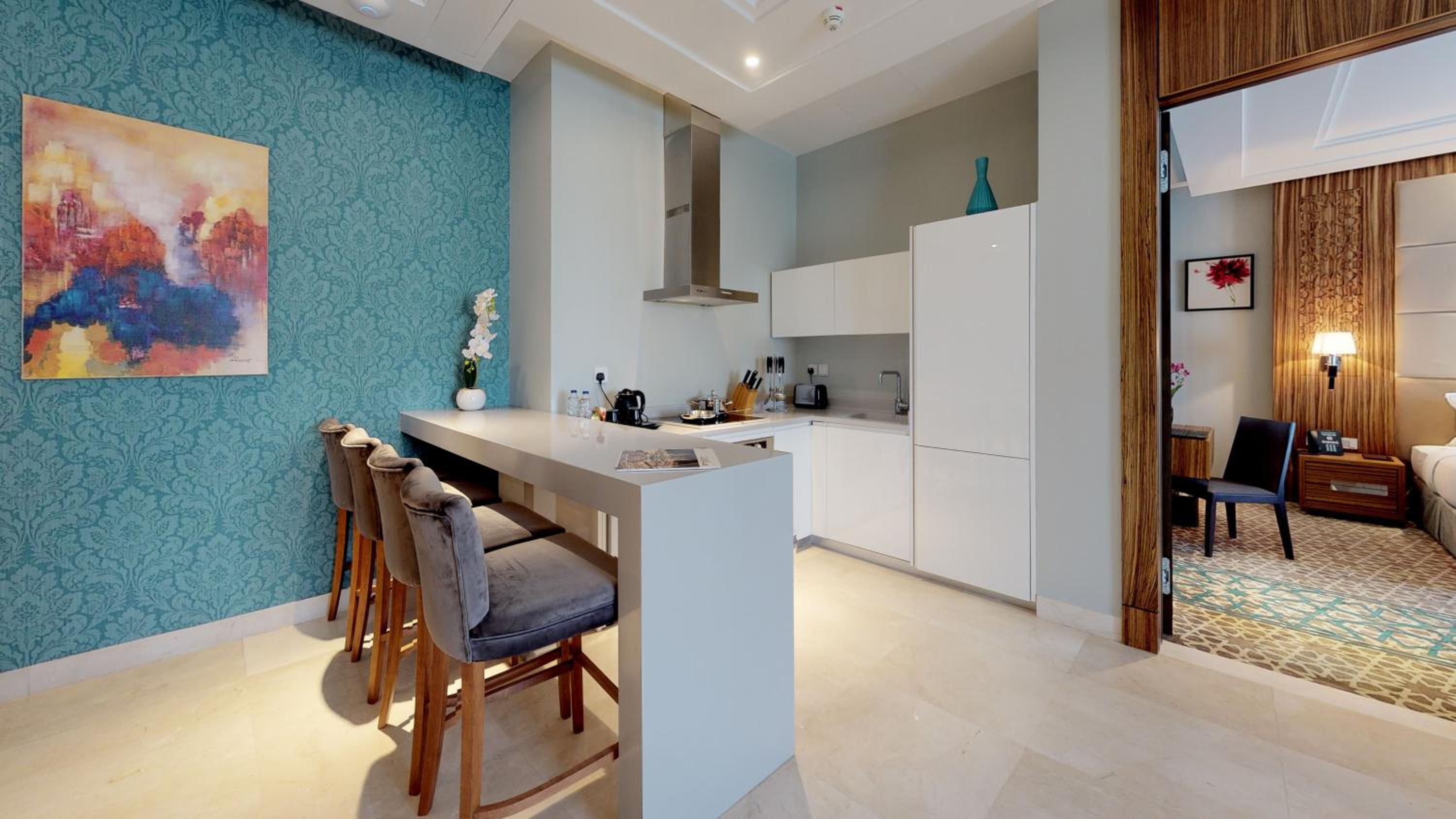 Executive Two-Bedroom Apartment - Photo 13