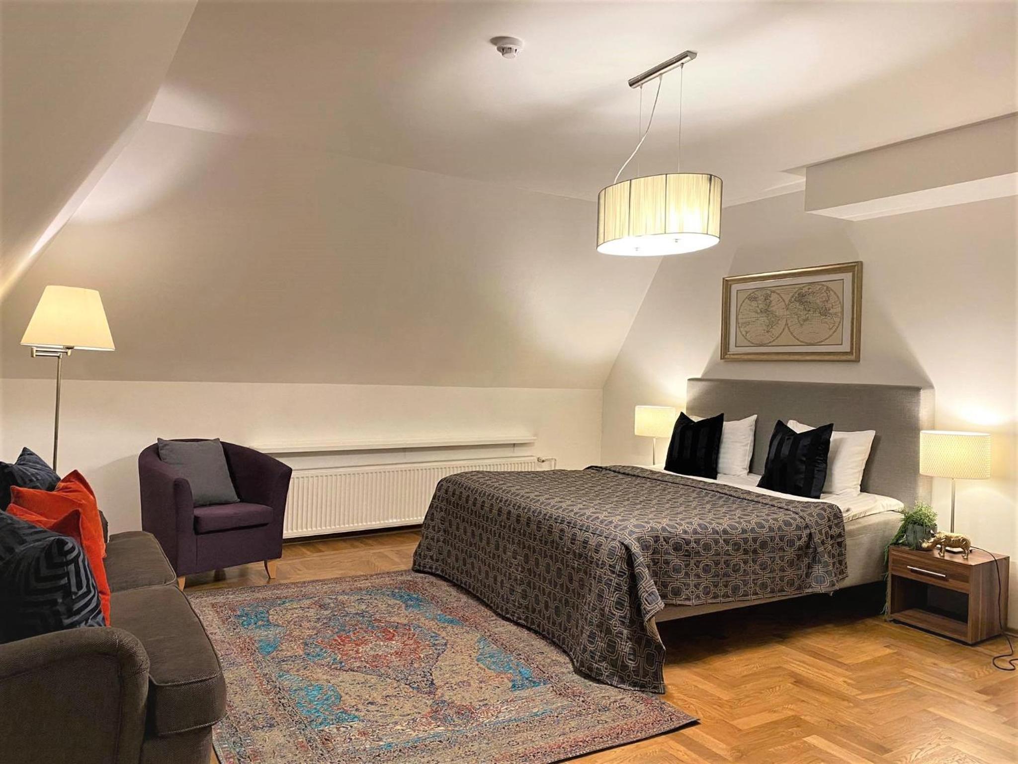Deluxe Two-Bedroom Apartment - Kohtu 10