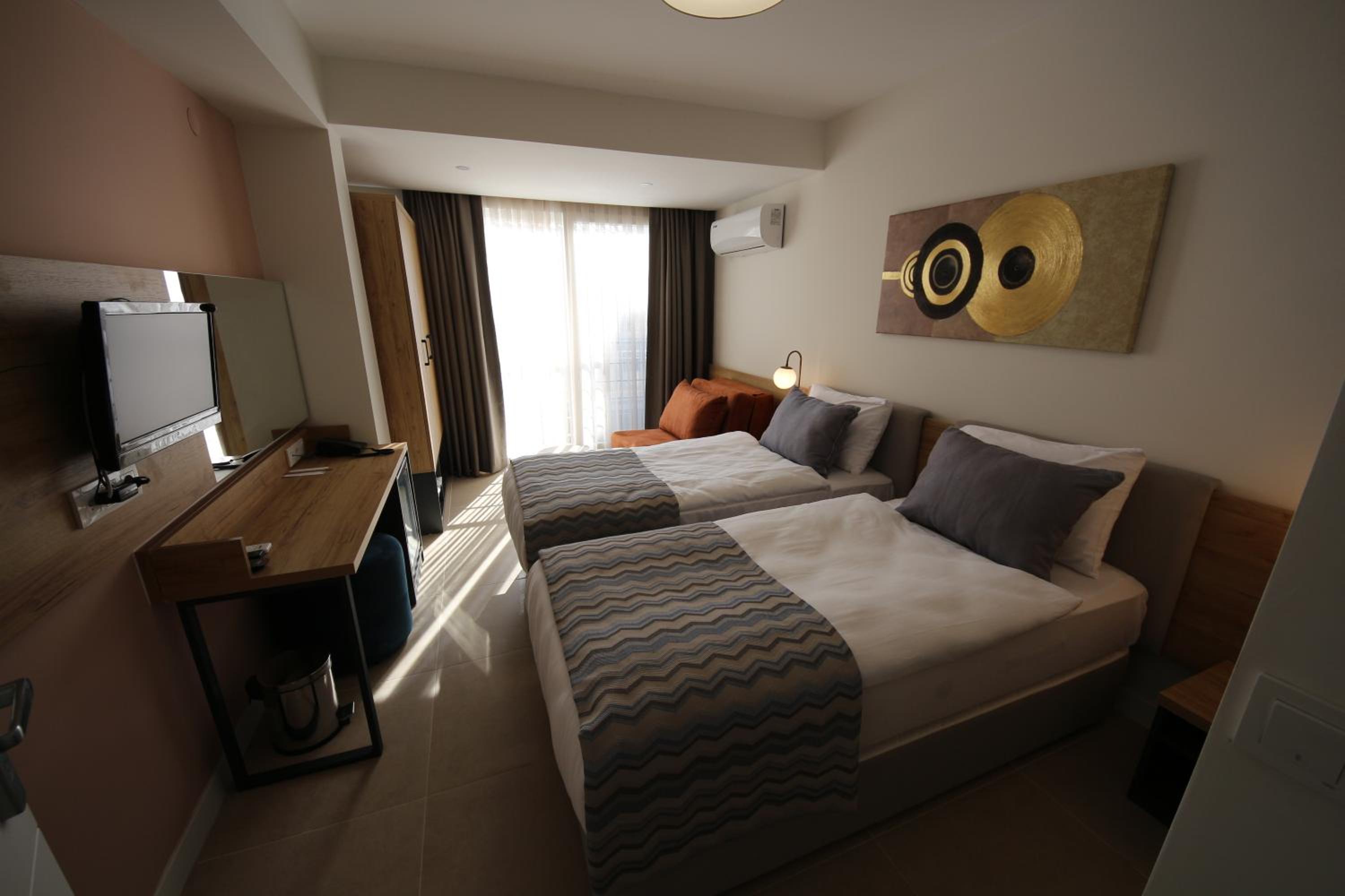 Budget Double or Twin Room - Photo 8