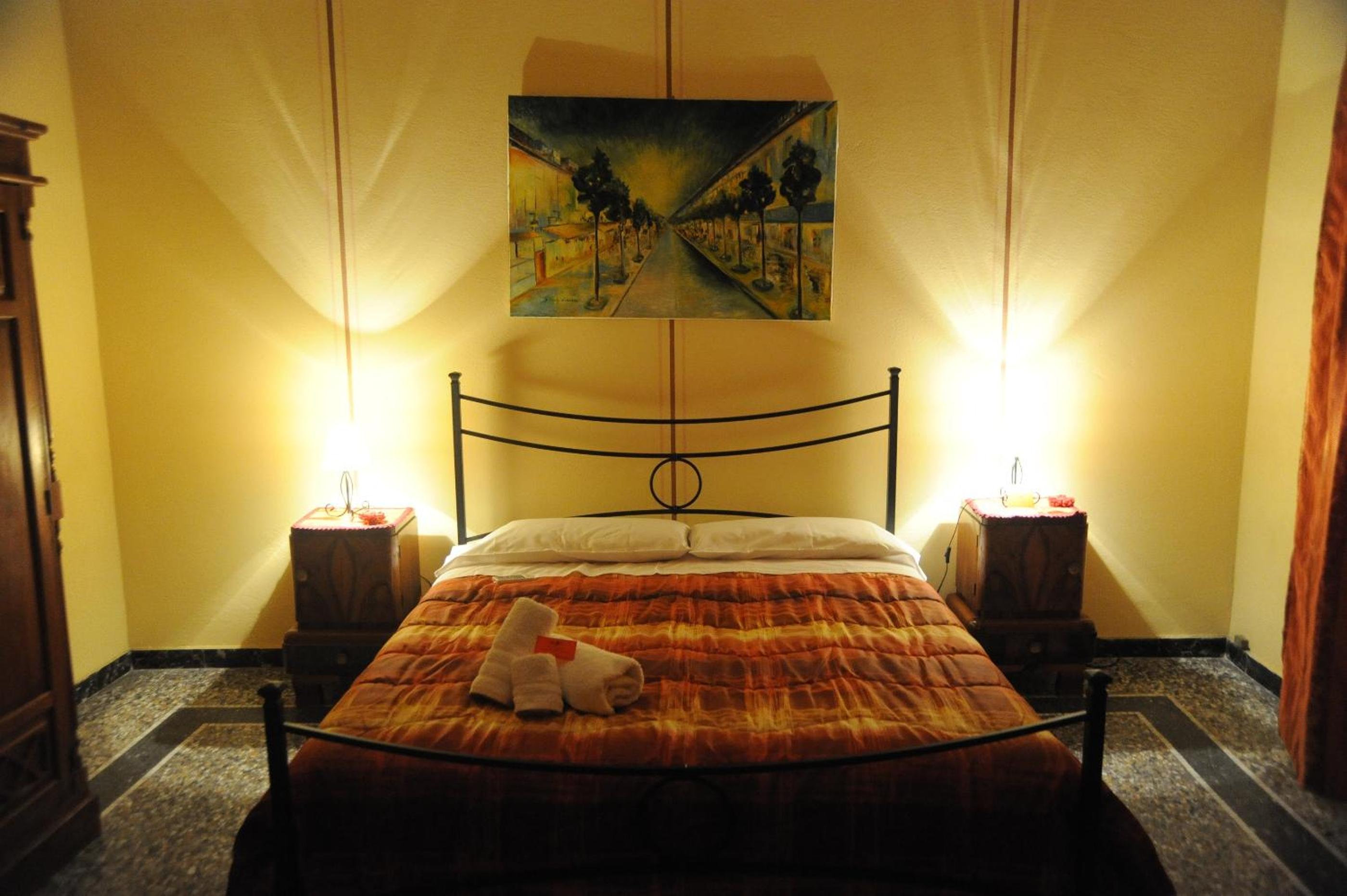 Double Room with Private Bathroom photo 3