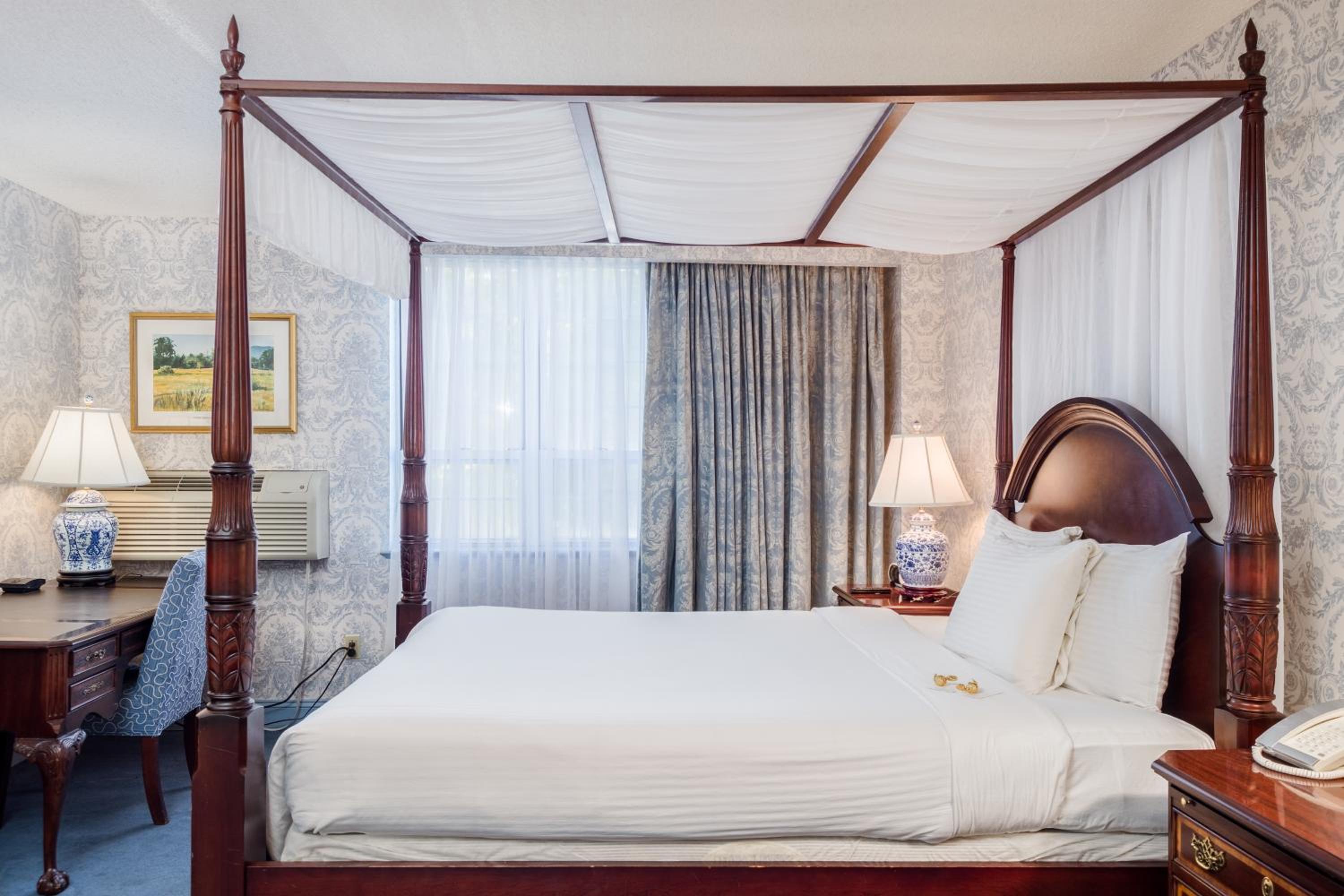 Deluxe Queen Room - Photo 3