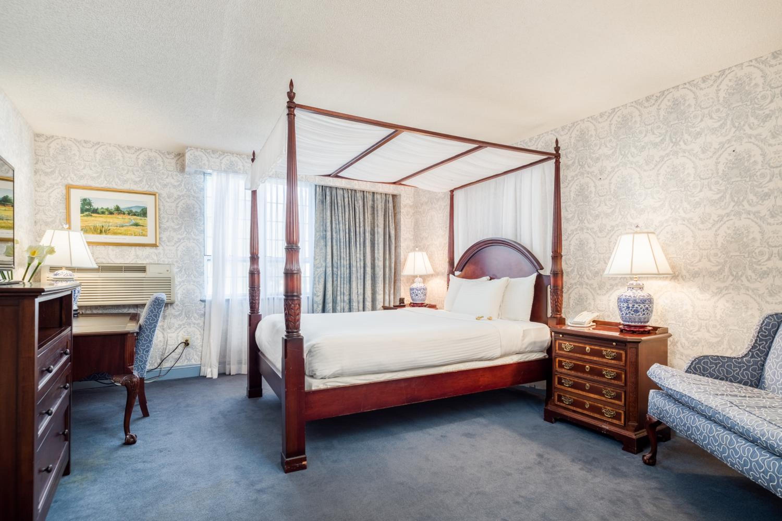 Deluxe Queen Room - Photo 6