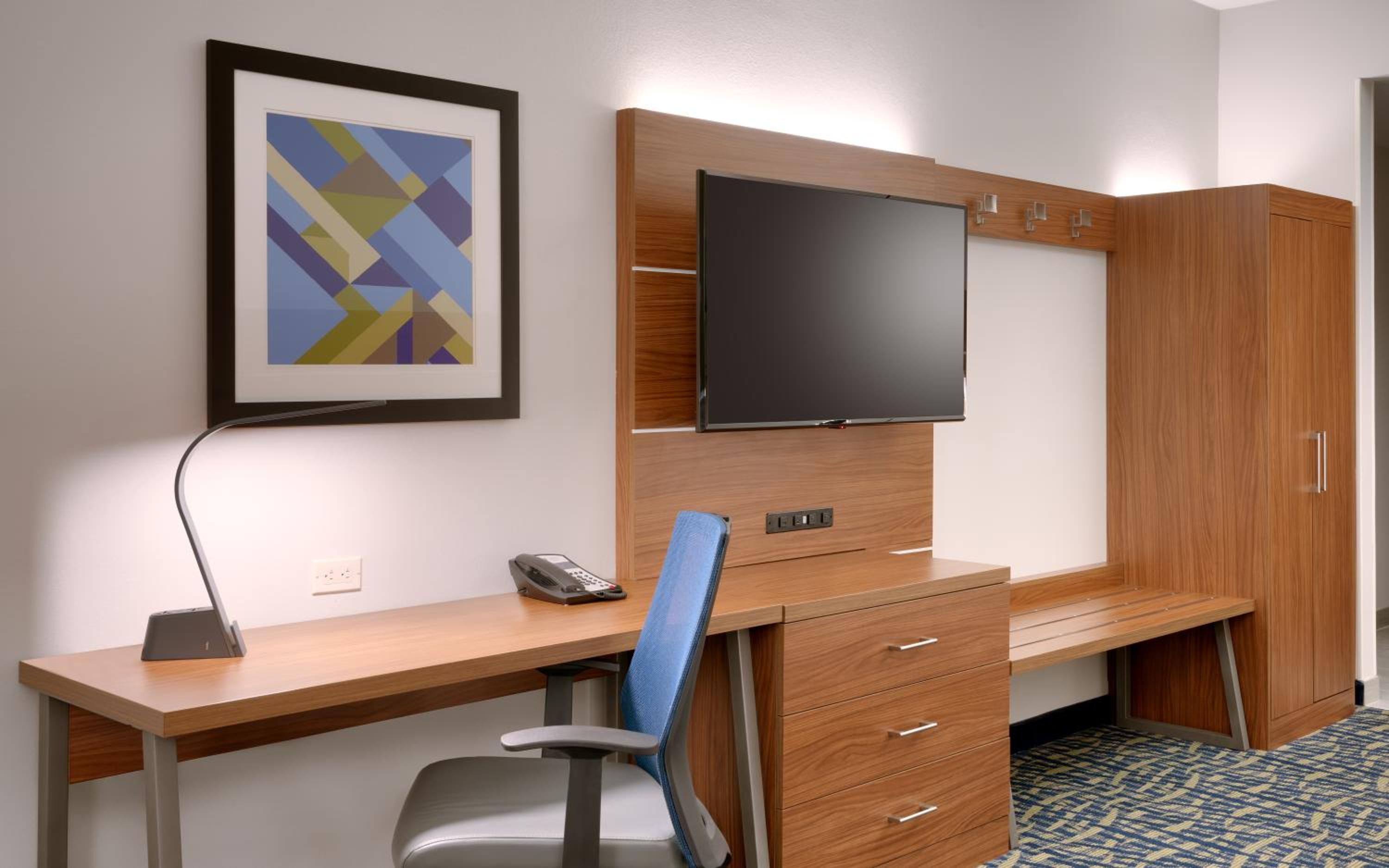 Queen Room with Two Queen Beds - Mobility Access Tub/Non-Smoking