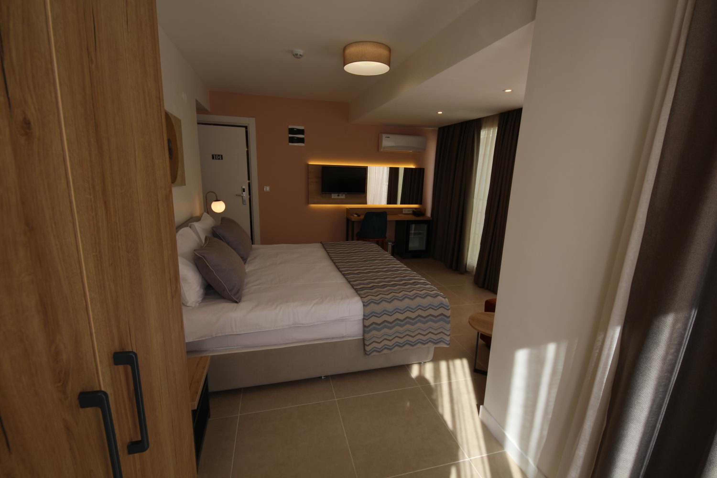 Family Room with Balcony - Photo 7