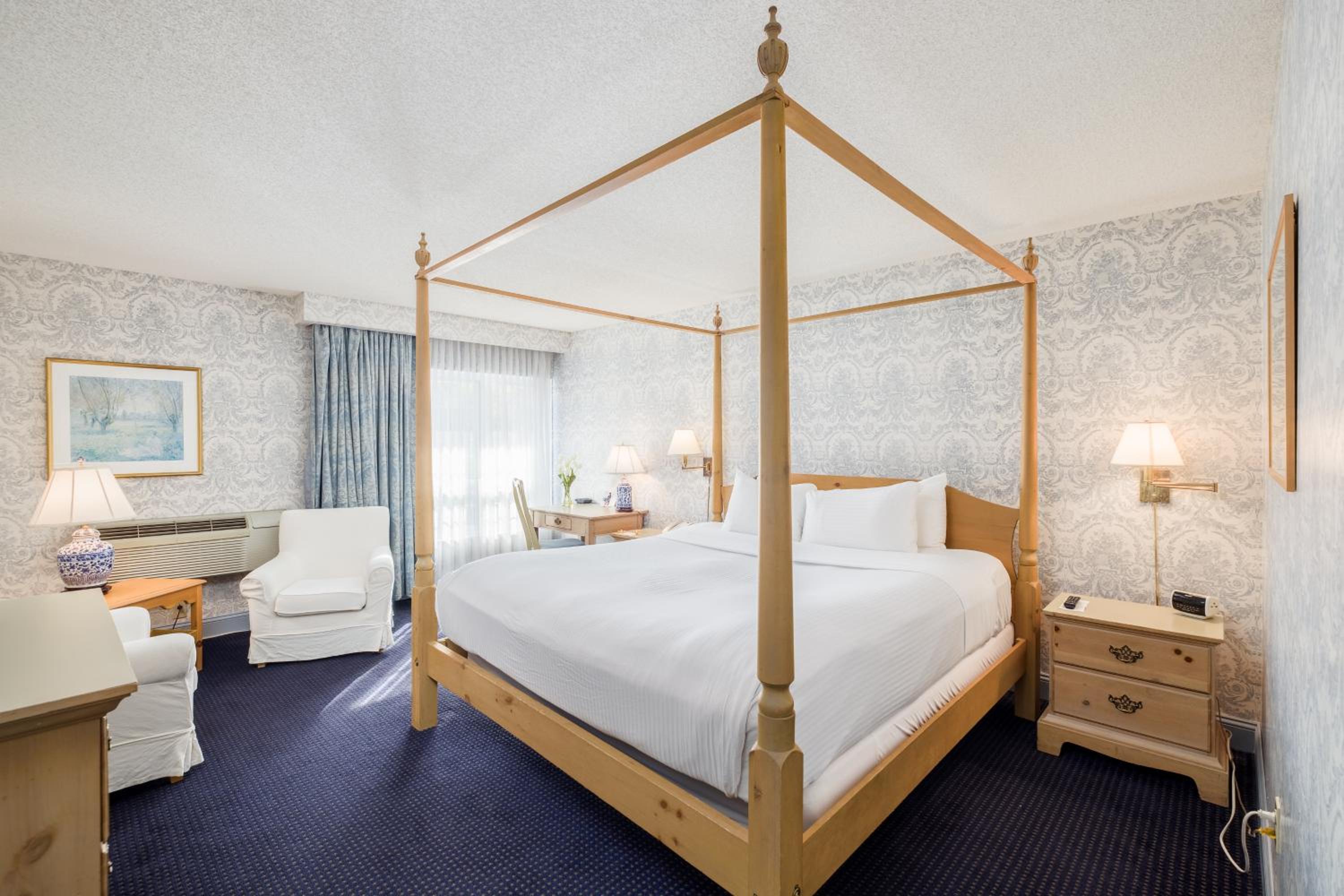 Deluxe King Room - Photo 3