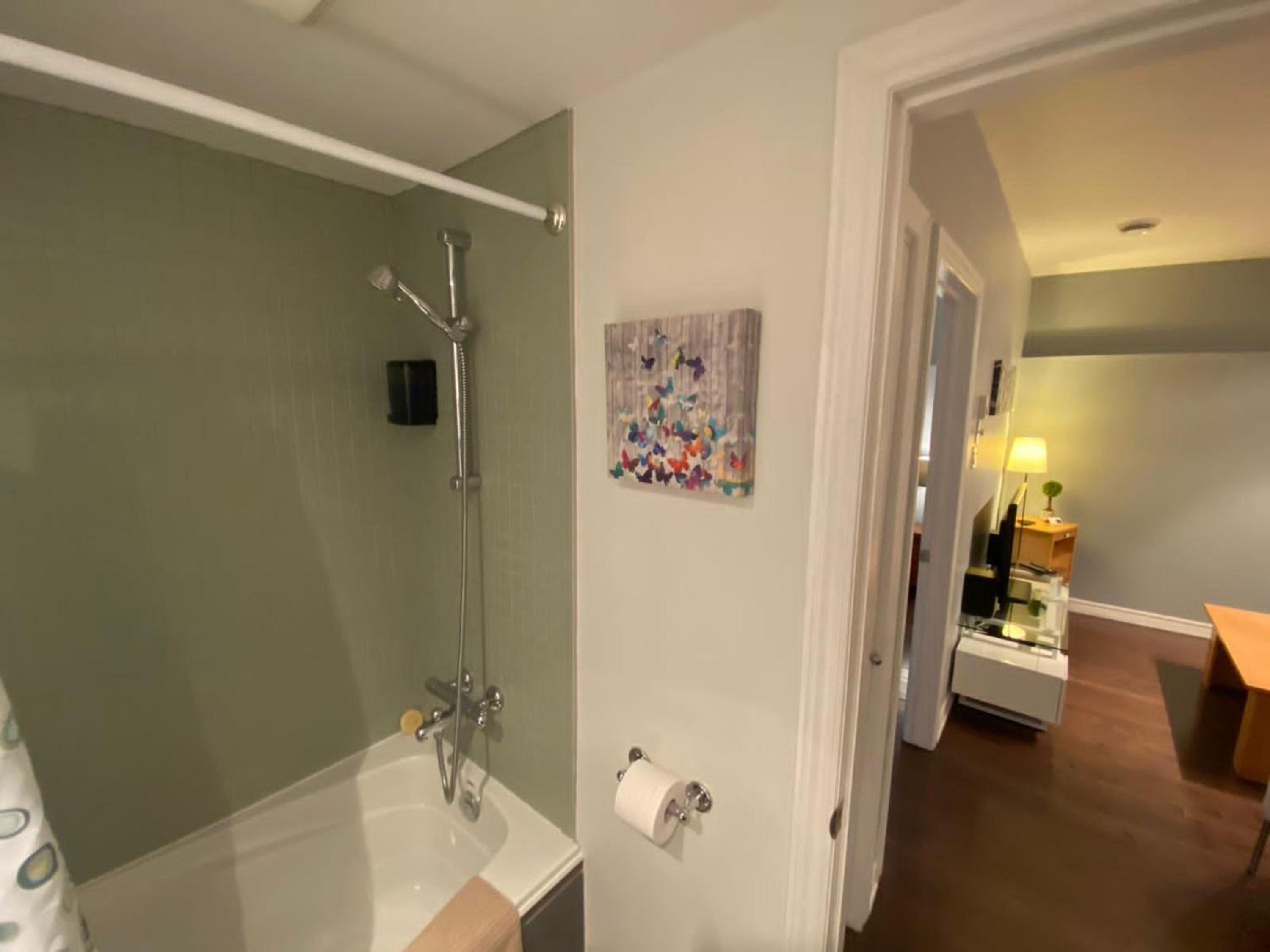 Courtyard Suite 101