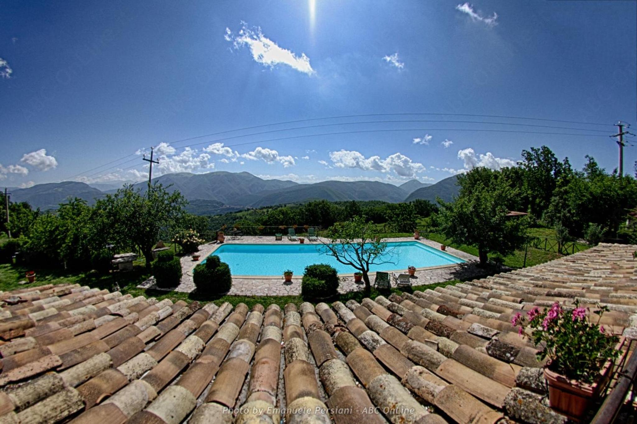 Triple Room with Pool View photo 2