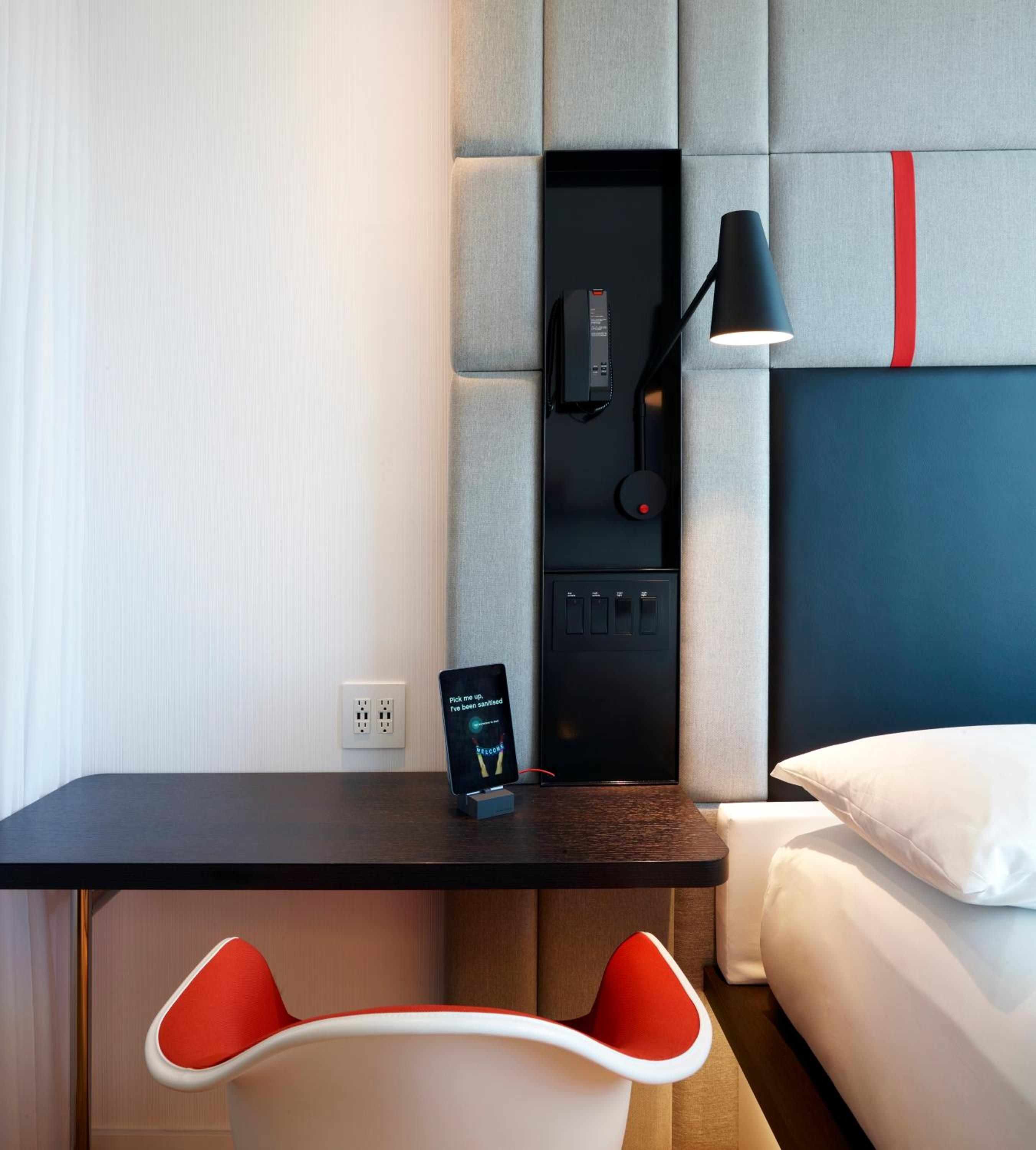 King Room thumbnail 6