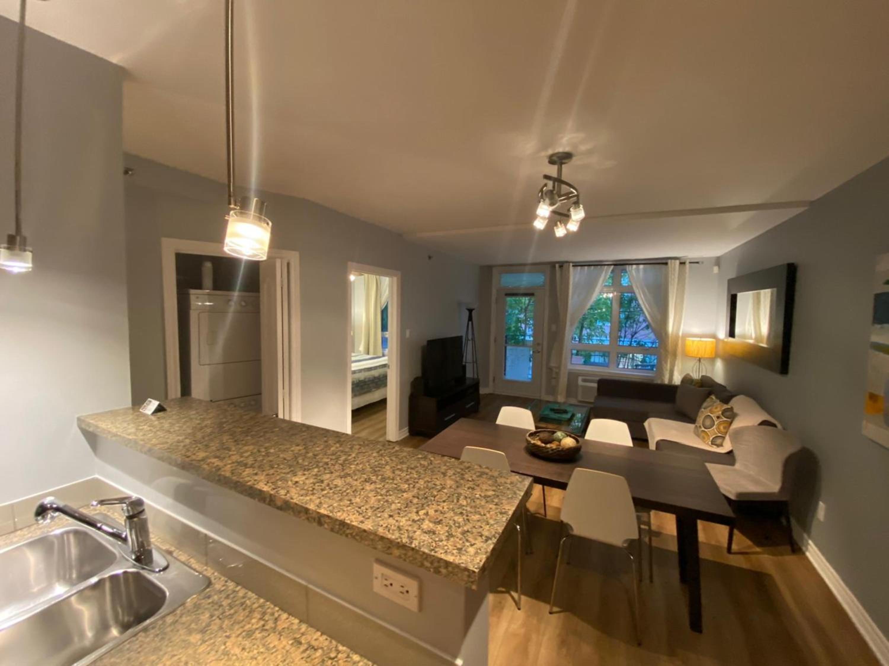 Courtyard Suite 104 thumbnail 6