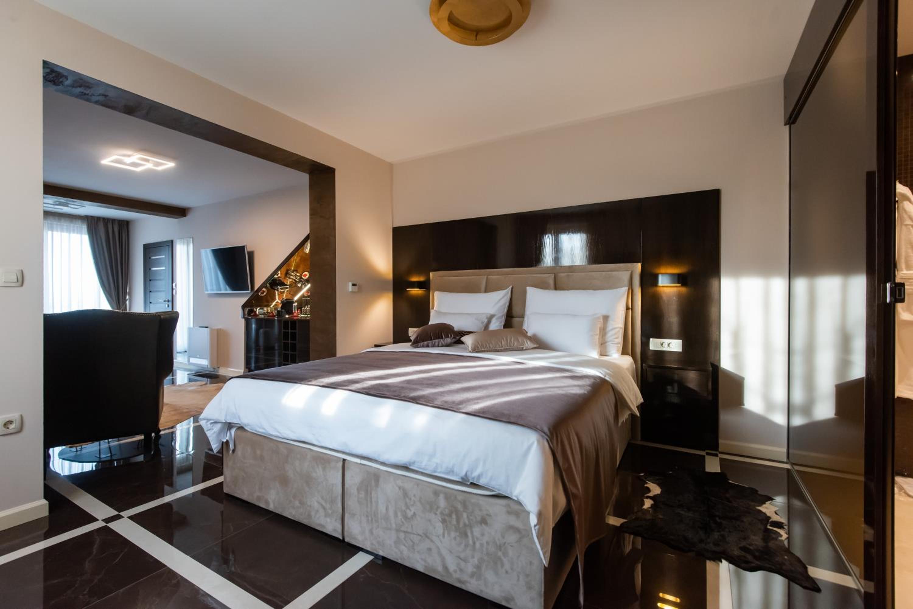 Deluxe Double Room with Sea View - Photo 1