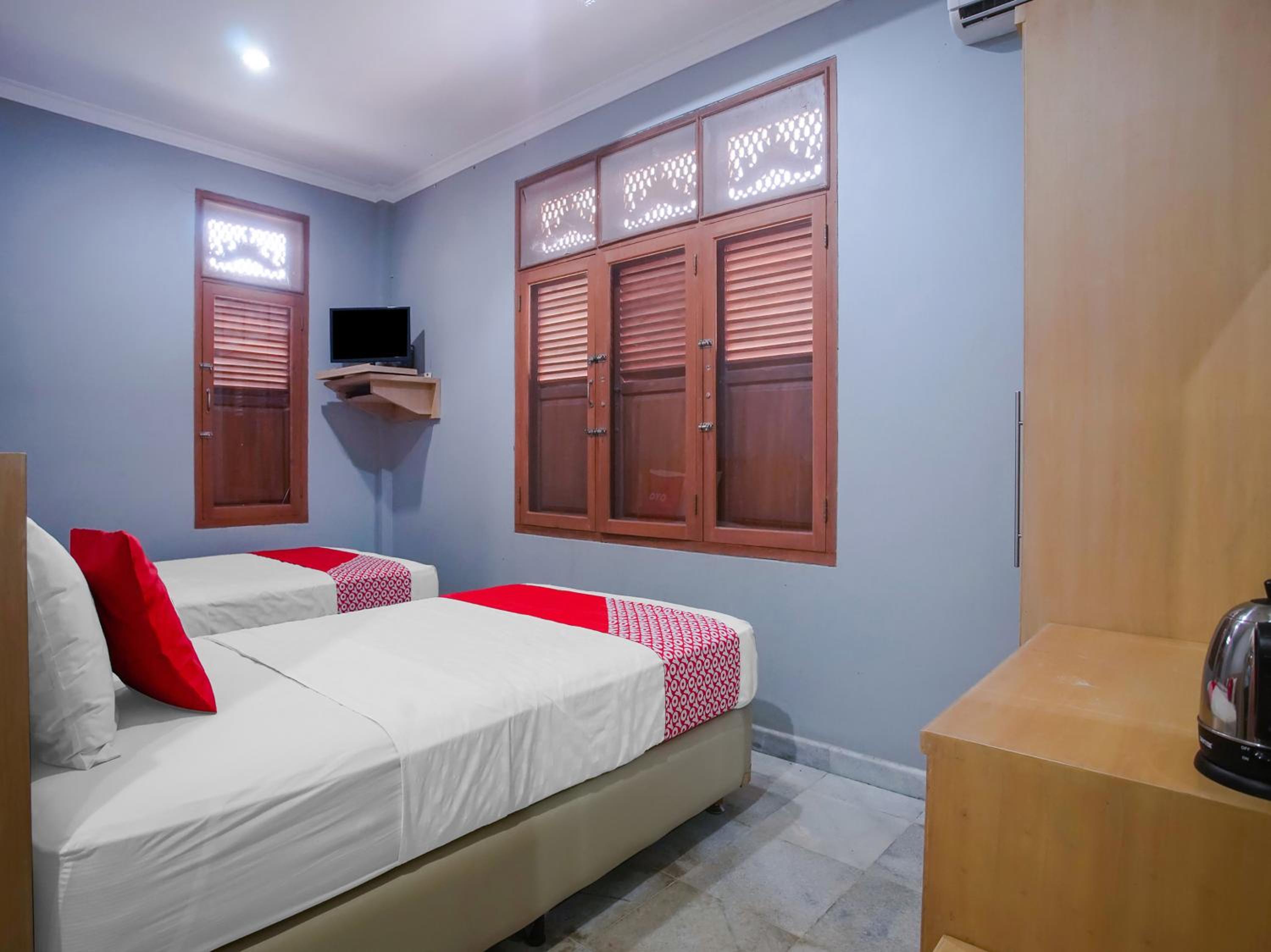 Economy Twin Room photo 1