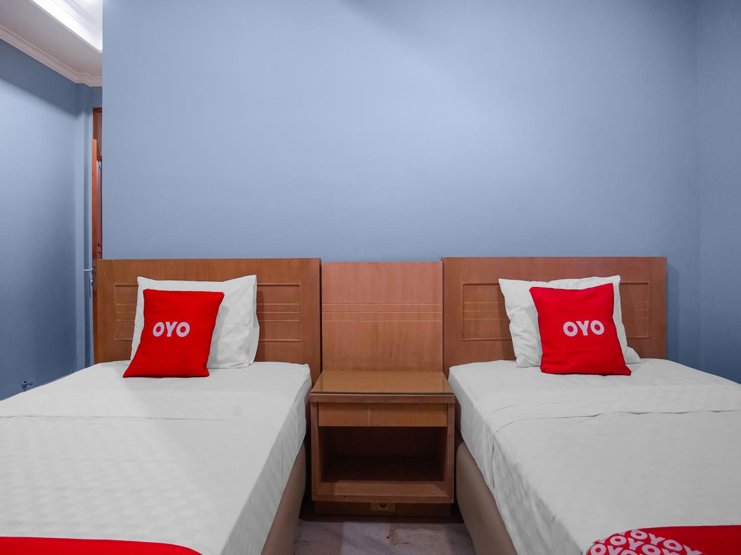 Economy Twin Room photo 3