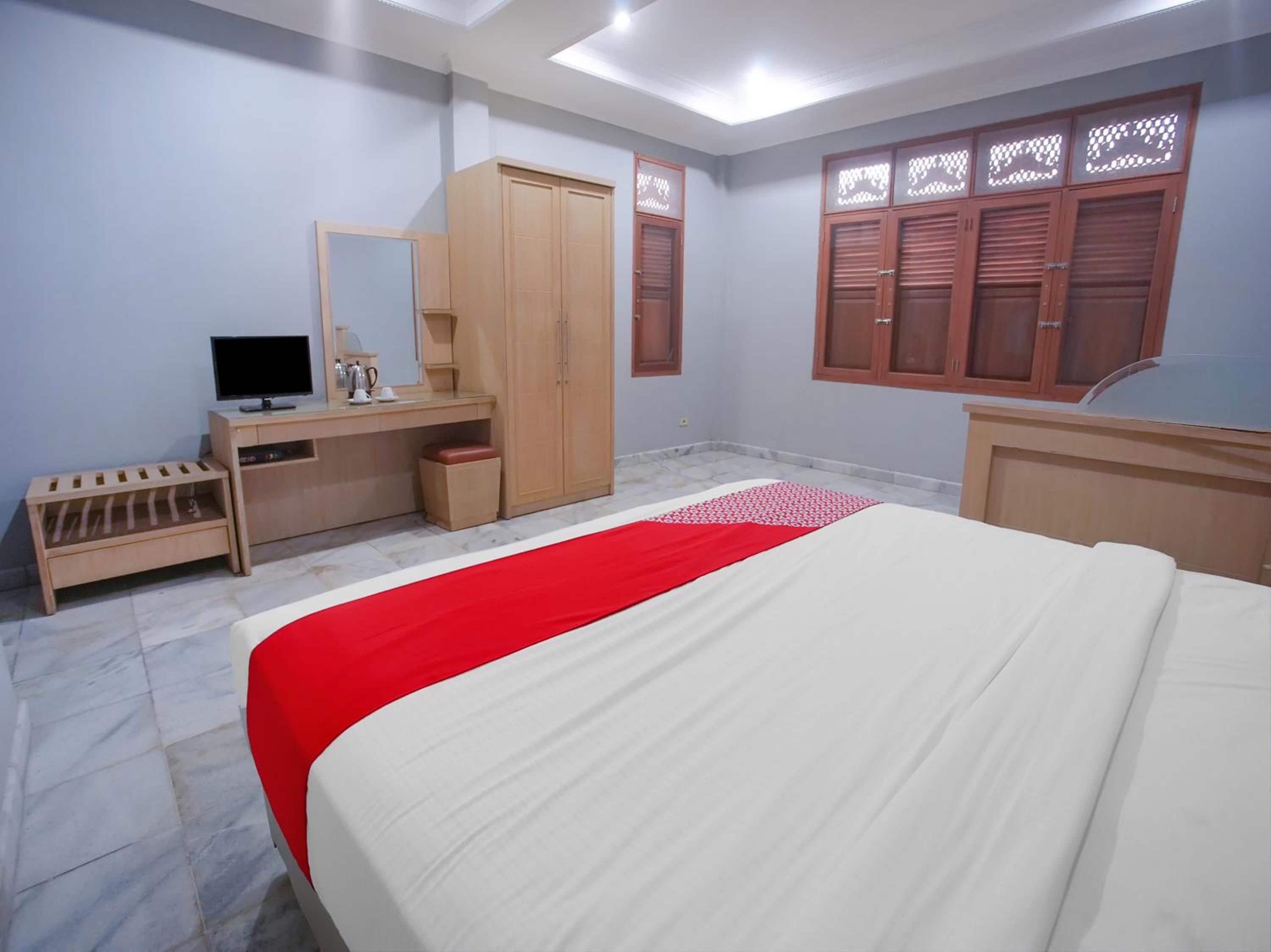 Deluxe King Room photo 2