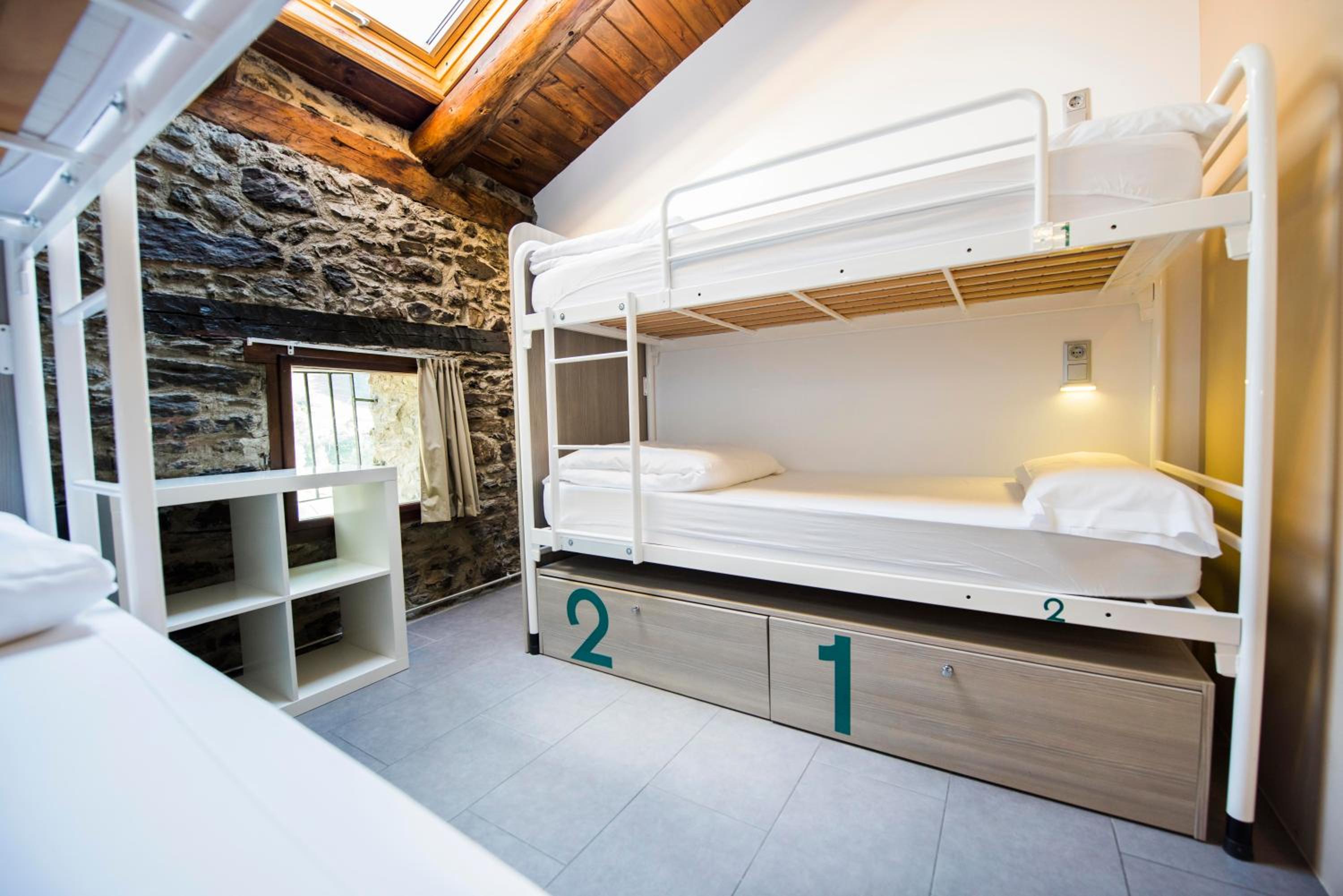Quadruple Room with Shared Bathroom photo 2