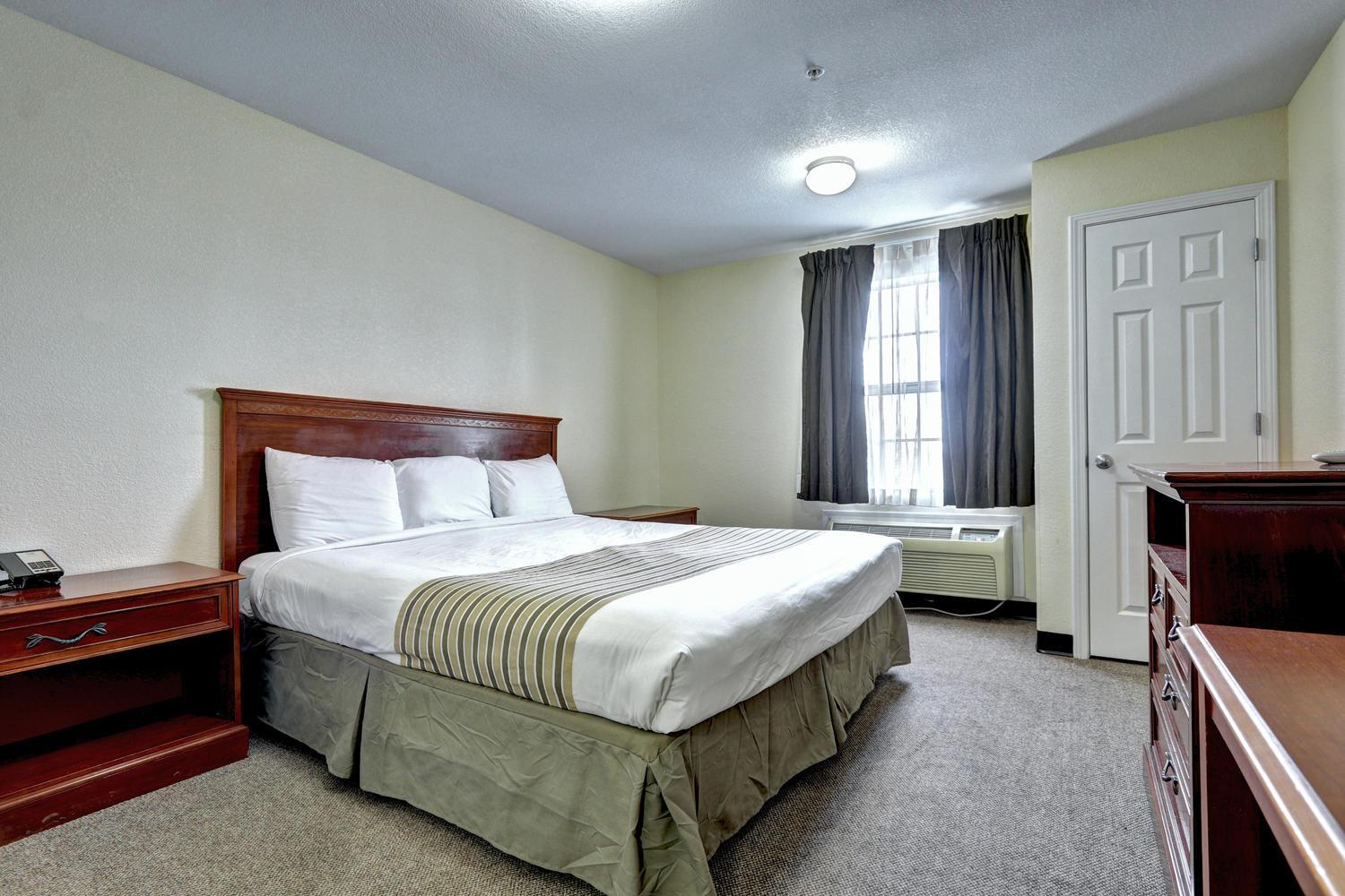 King Room - Accessible/Non-Smoking
