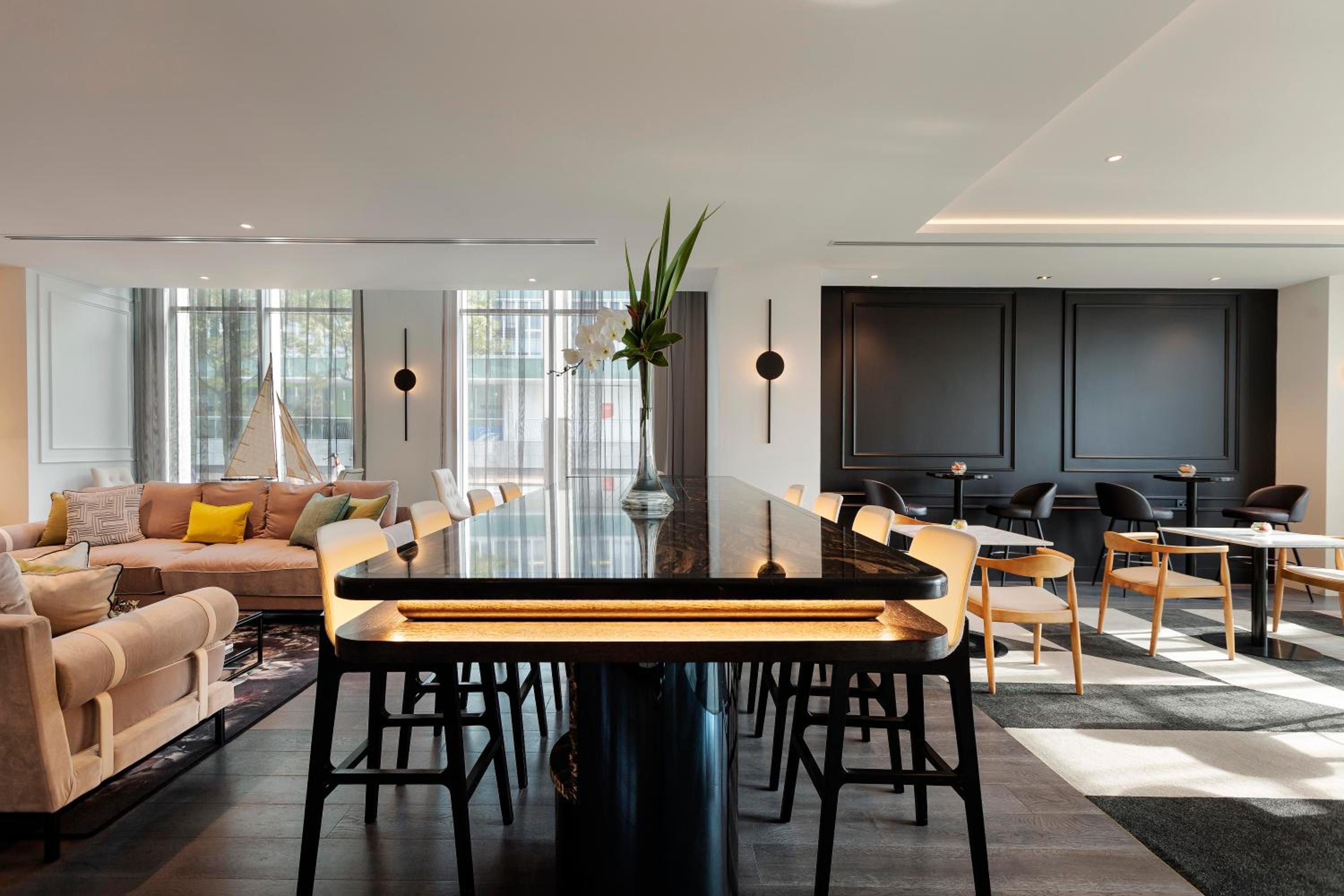 Luxury Marina Room with Club Access - Photo 6