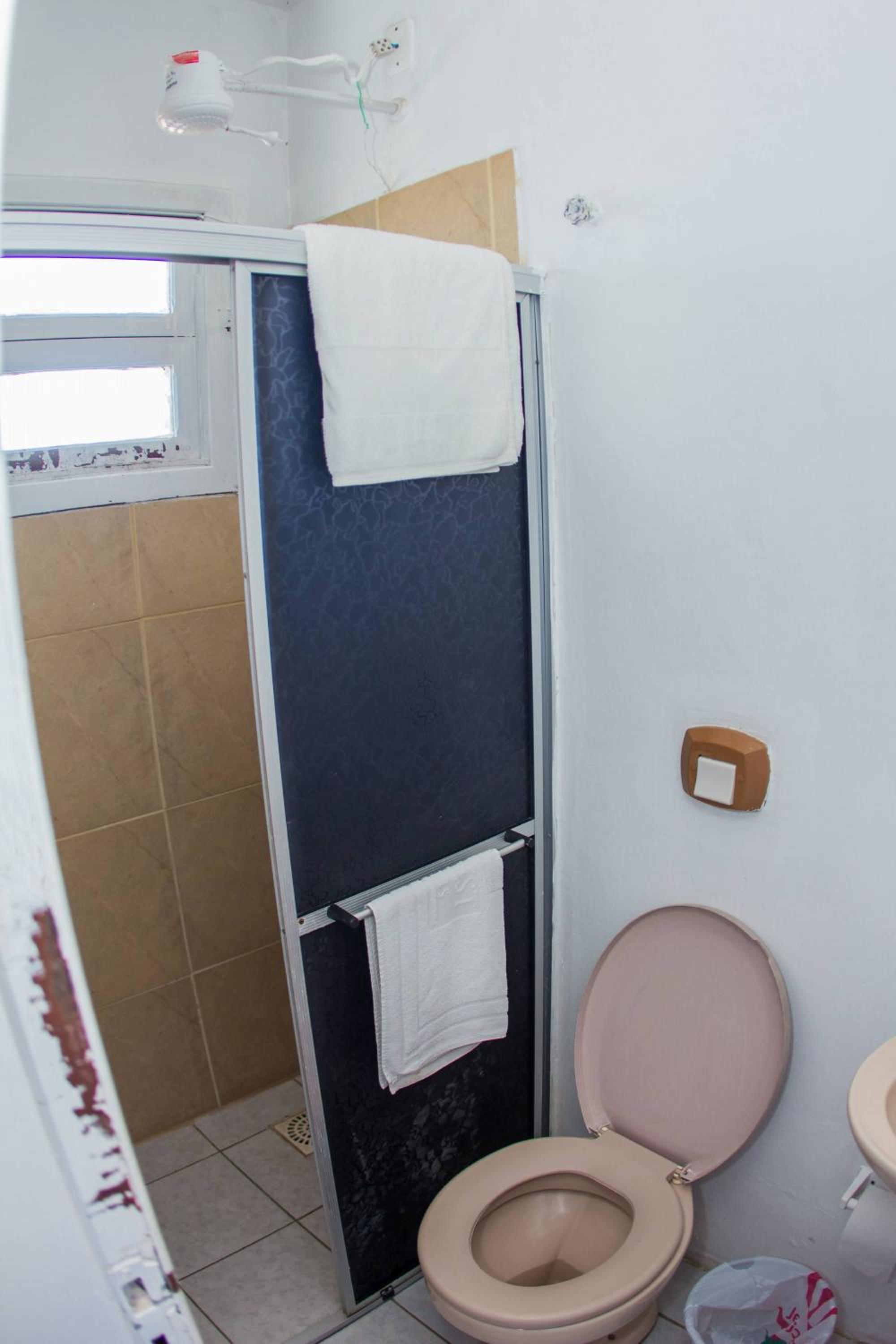 Economy Quadruple Room - Photo 4