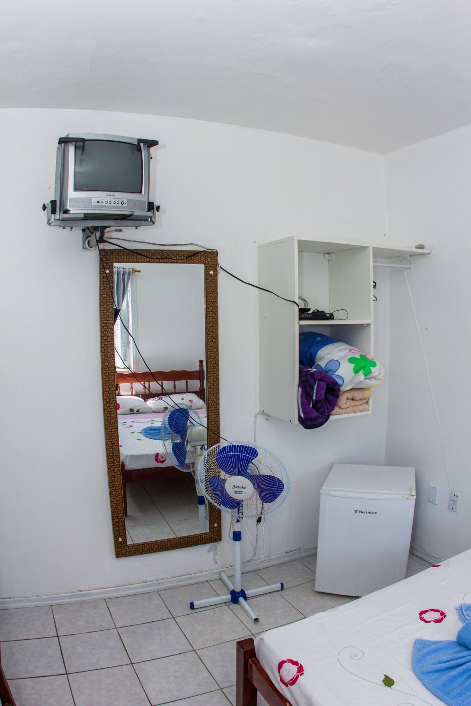 Budget Double Room - Photo 14
