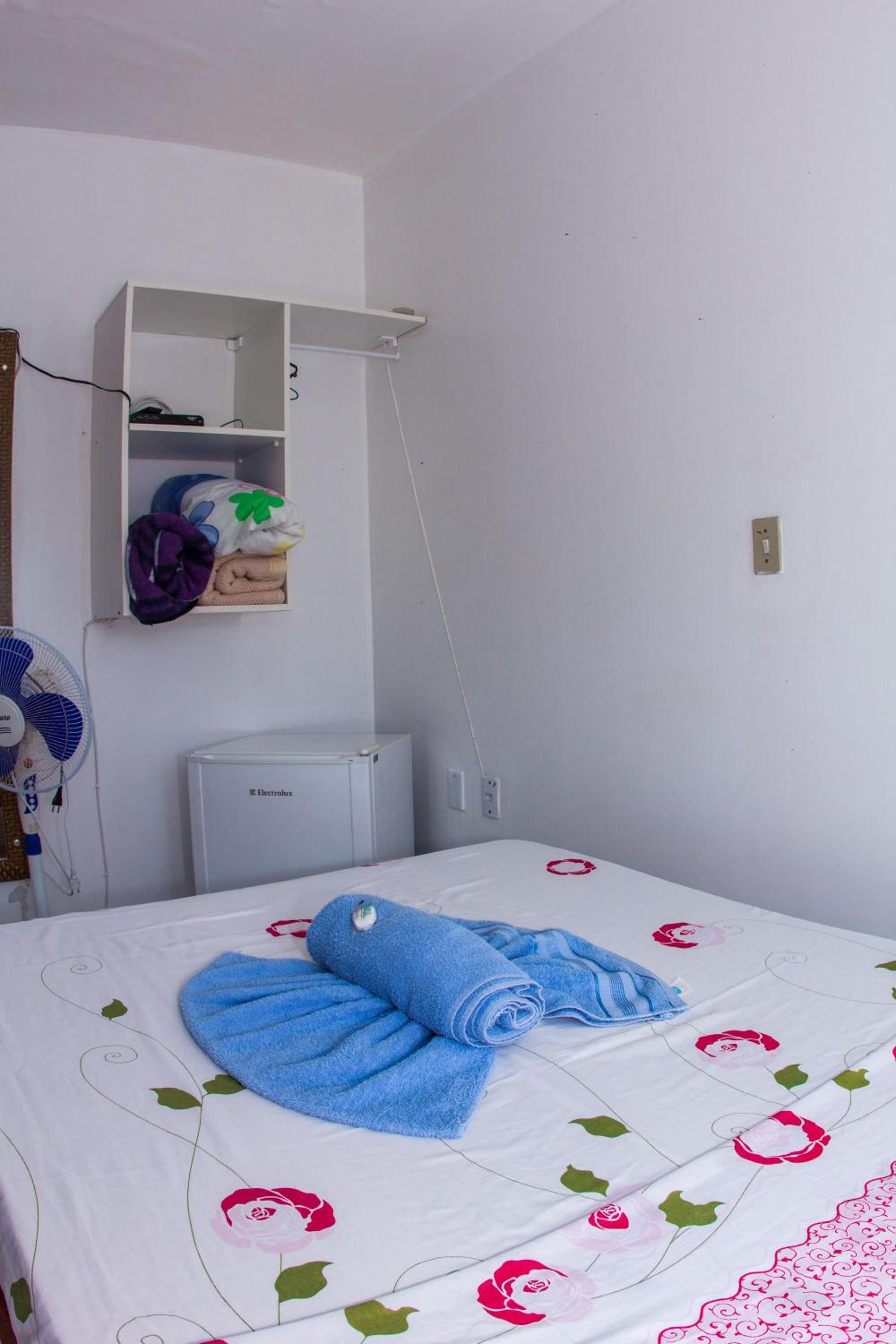 Budget Double Room - Photo 15