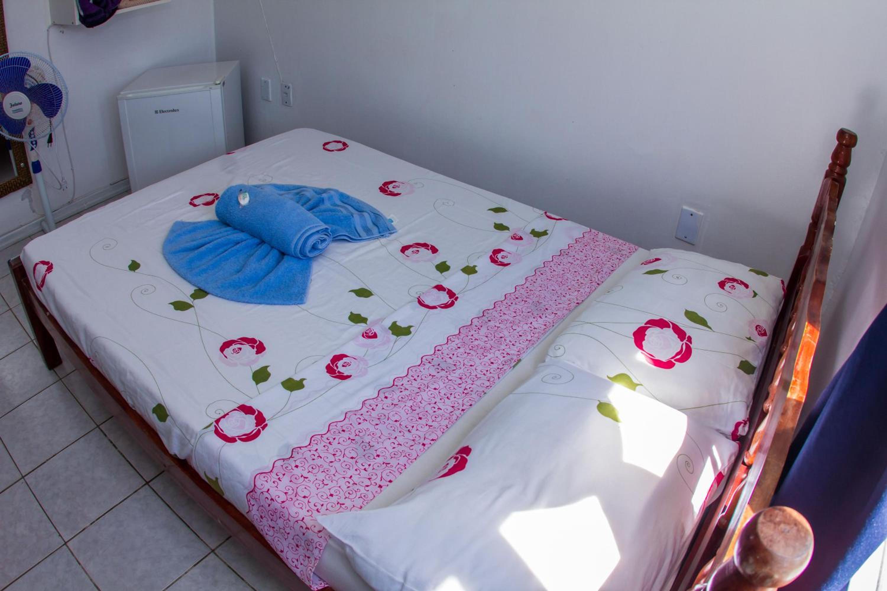 Budget Double Room - Photo 17