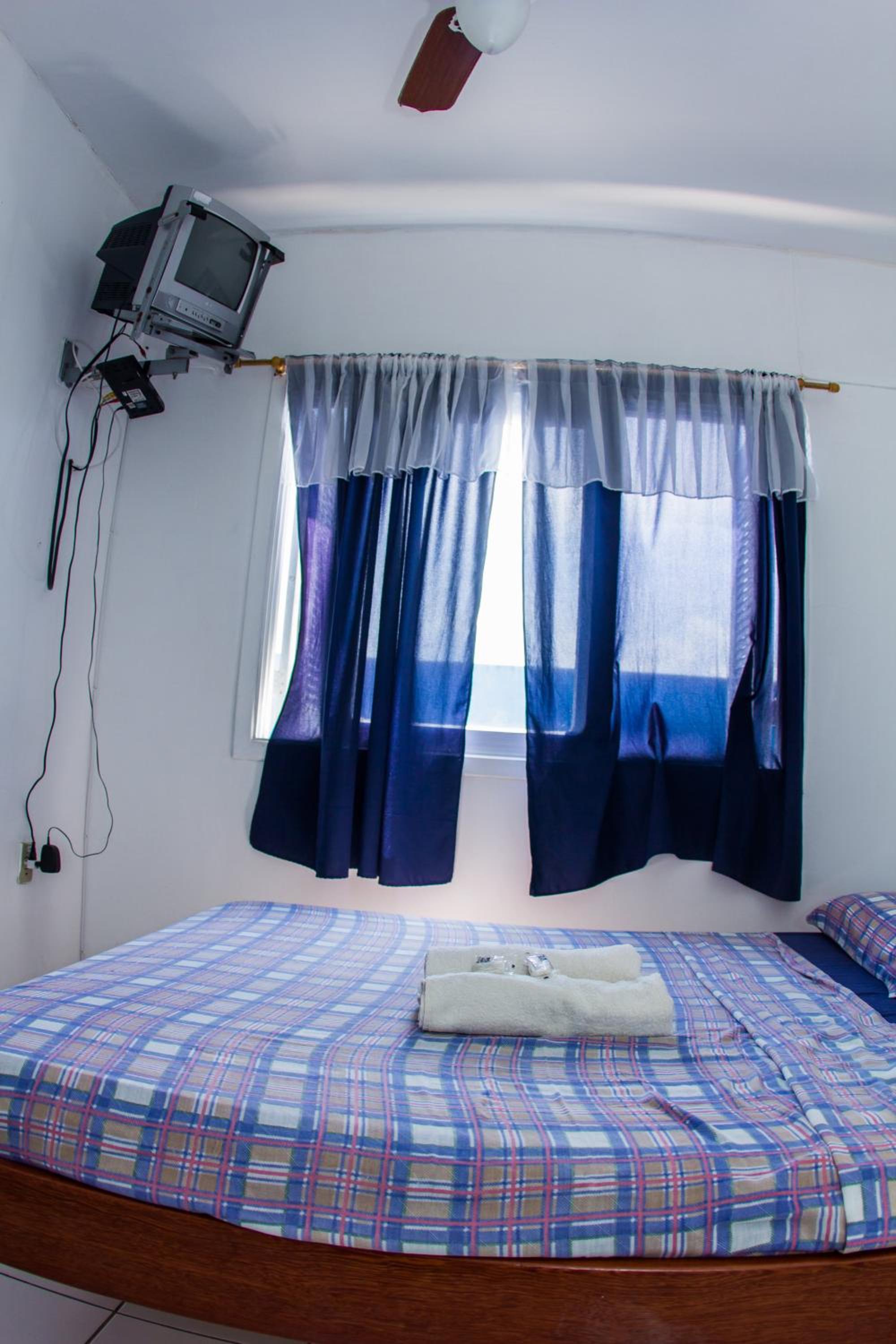 Budget Double Room - Photo 23